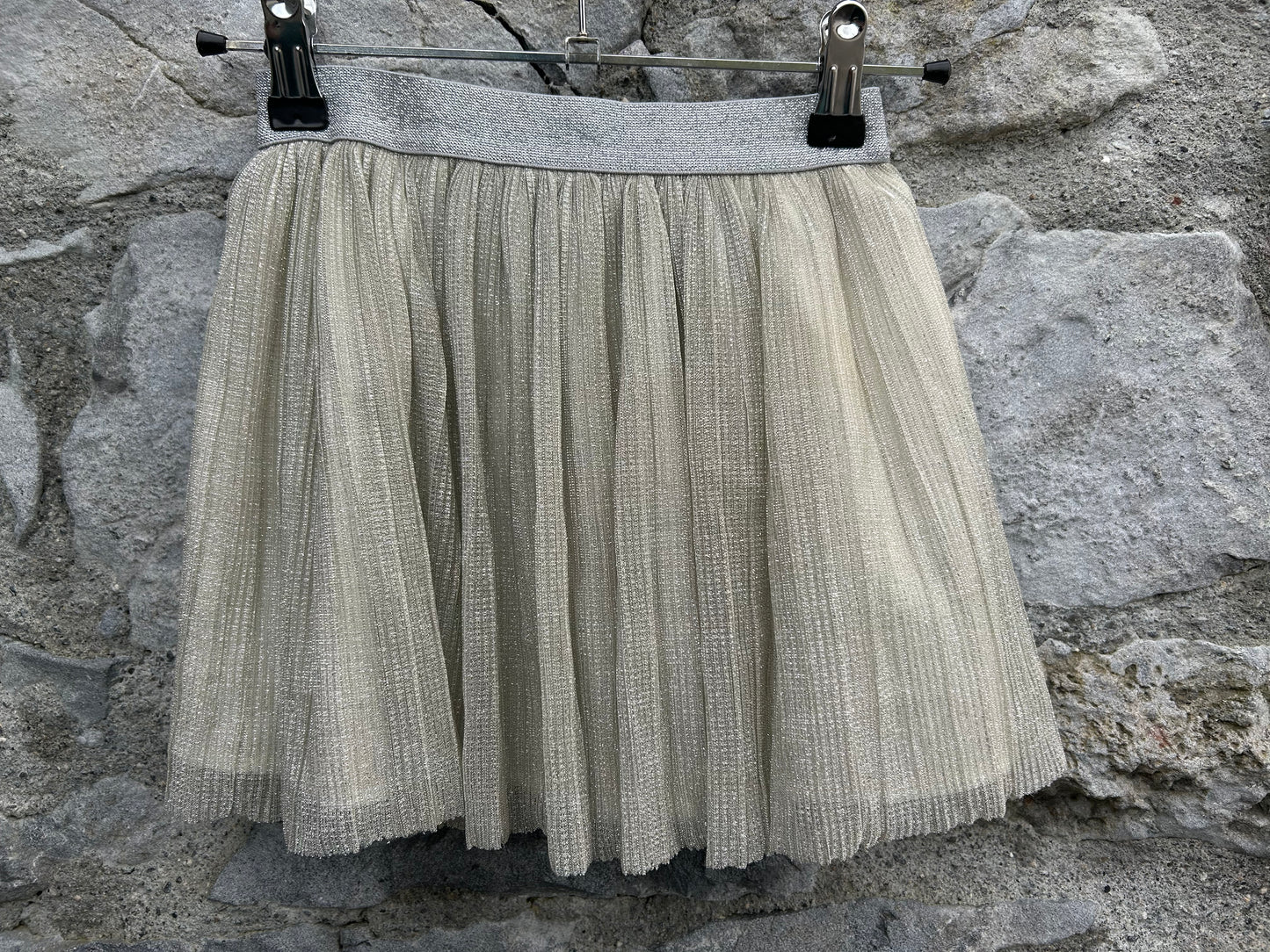 Gold pleated skirt  5-6y (110-116cm)