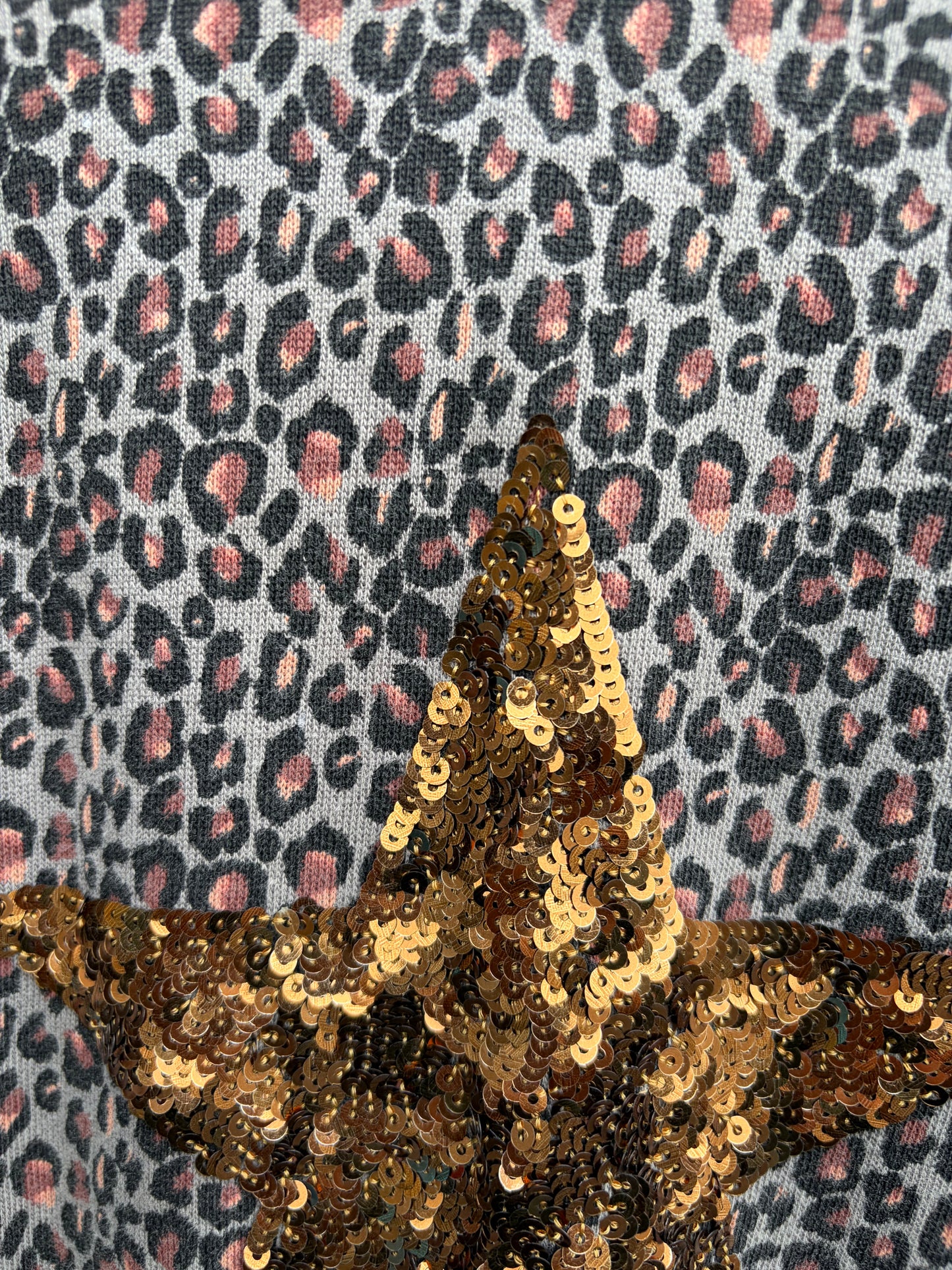 Sequin star Leopard print grey sweatshirt  5y (110cm)
