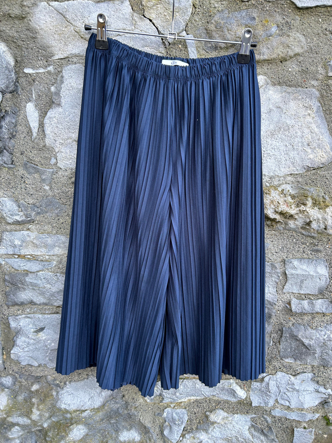 Navy pleated culottes  8-9y (128-134cm)