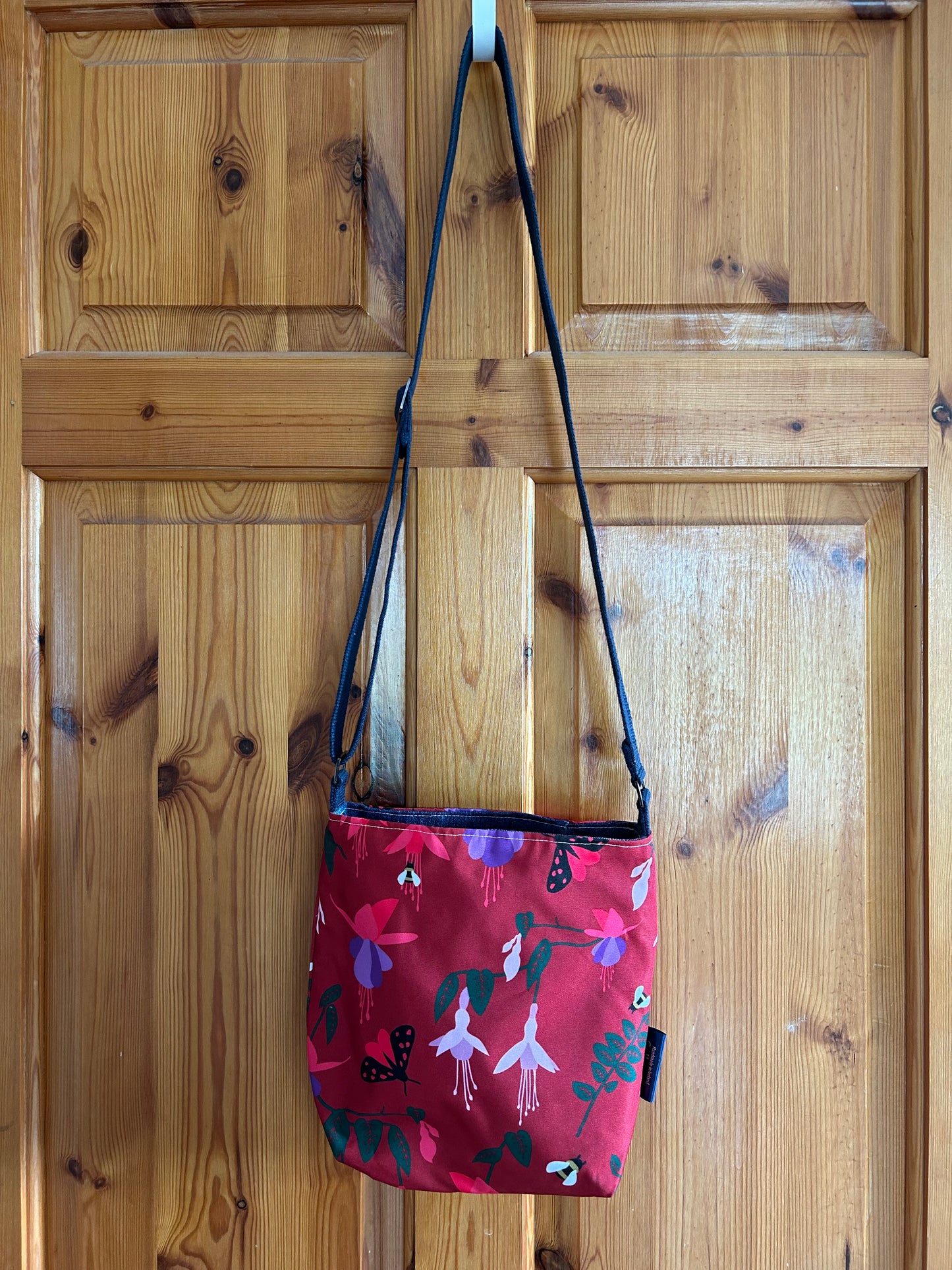 Red fuchsia crossbody bag