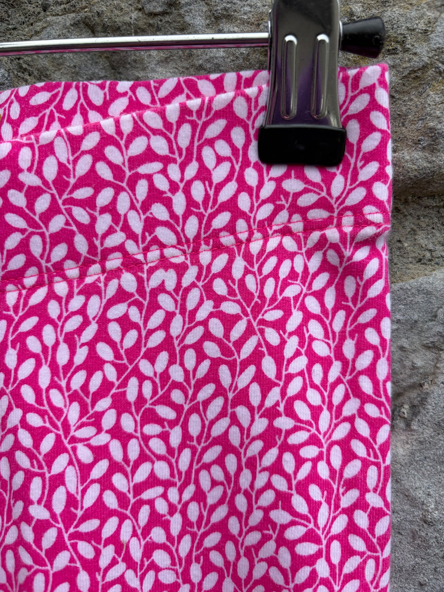MB pink leaves short leggings  9-10y (134-140cm)