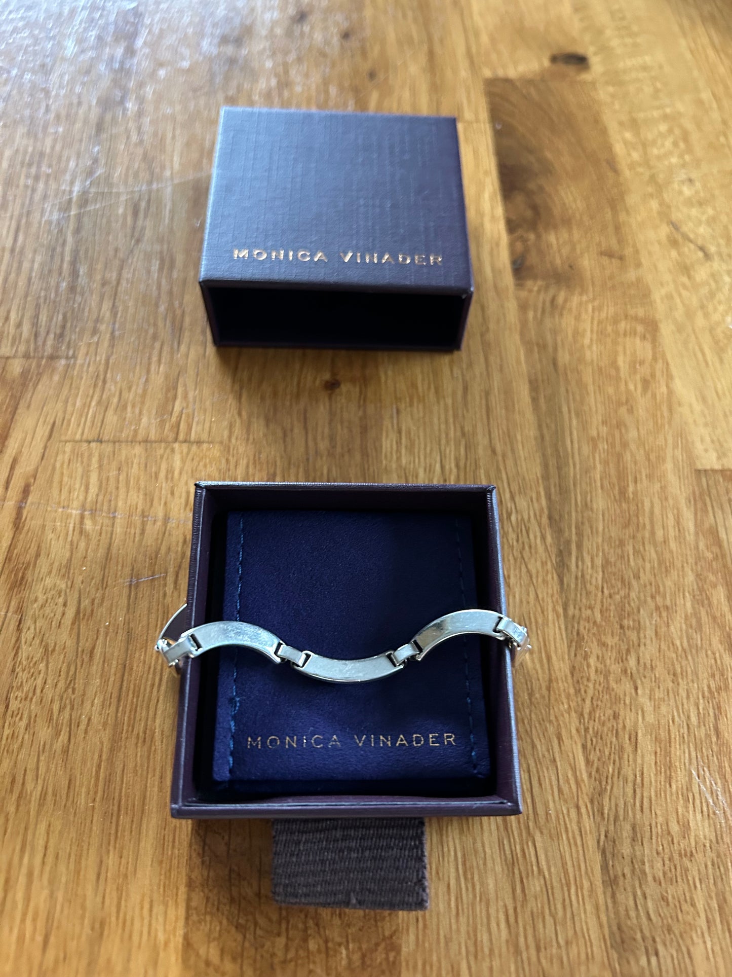 Wavy bracelet