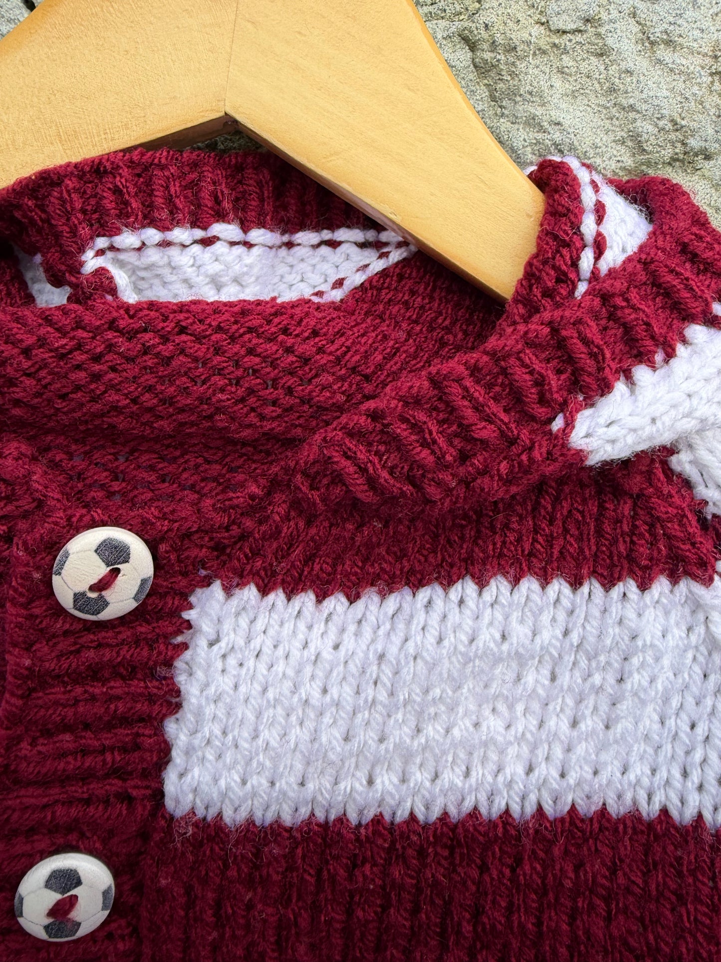 Maroon&white stripy cardigan   6-9m (68-74cm)