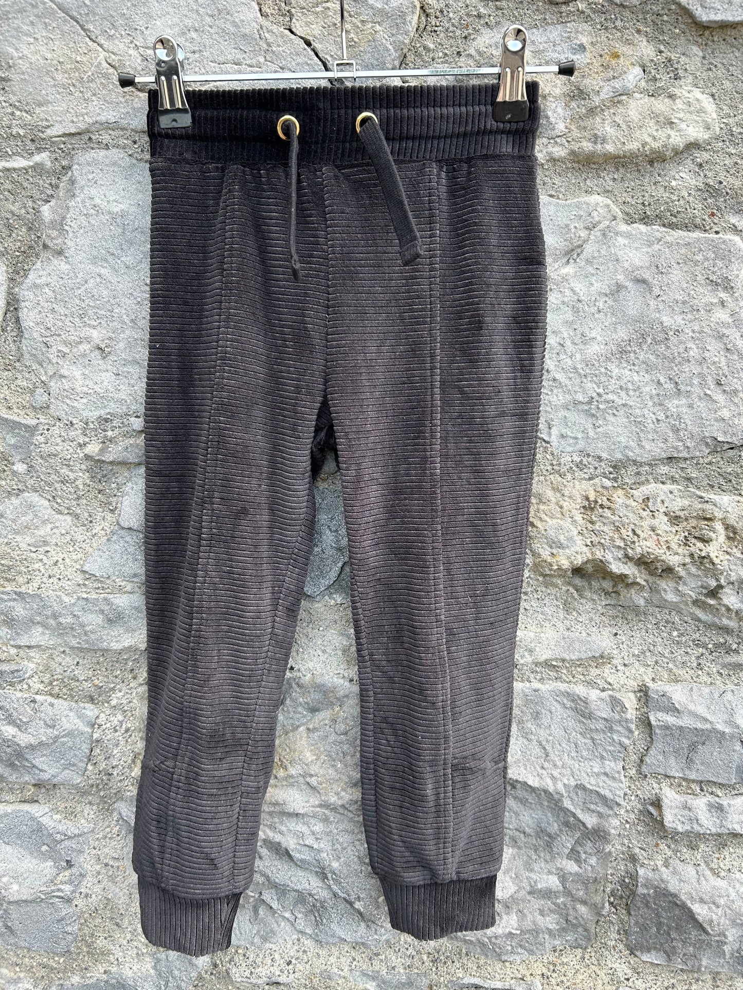 Black ribbed velour pants 4-5y (104-110cm)