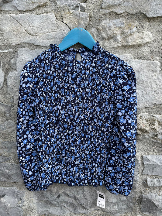 Blue flowers navy wrinkled top  7-8y (122-128cm)