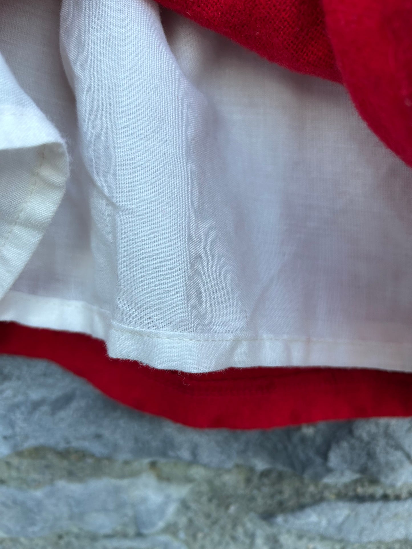 Red ruffled red skirt  4y (104cm)