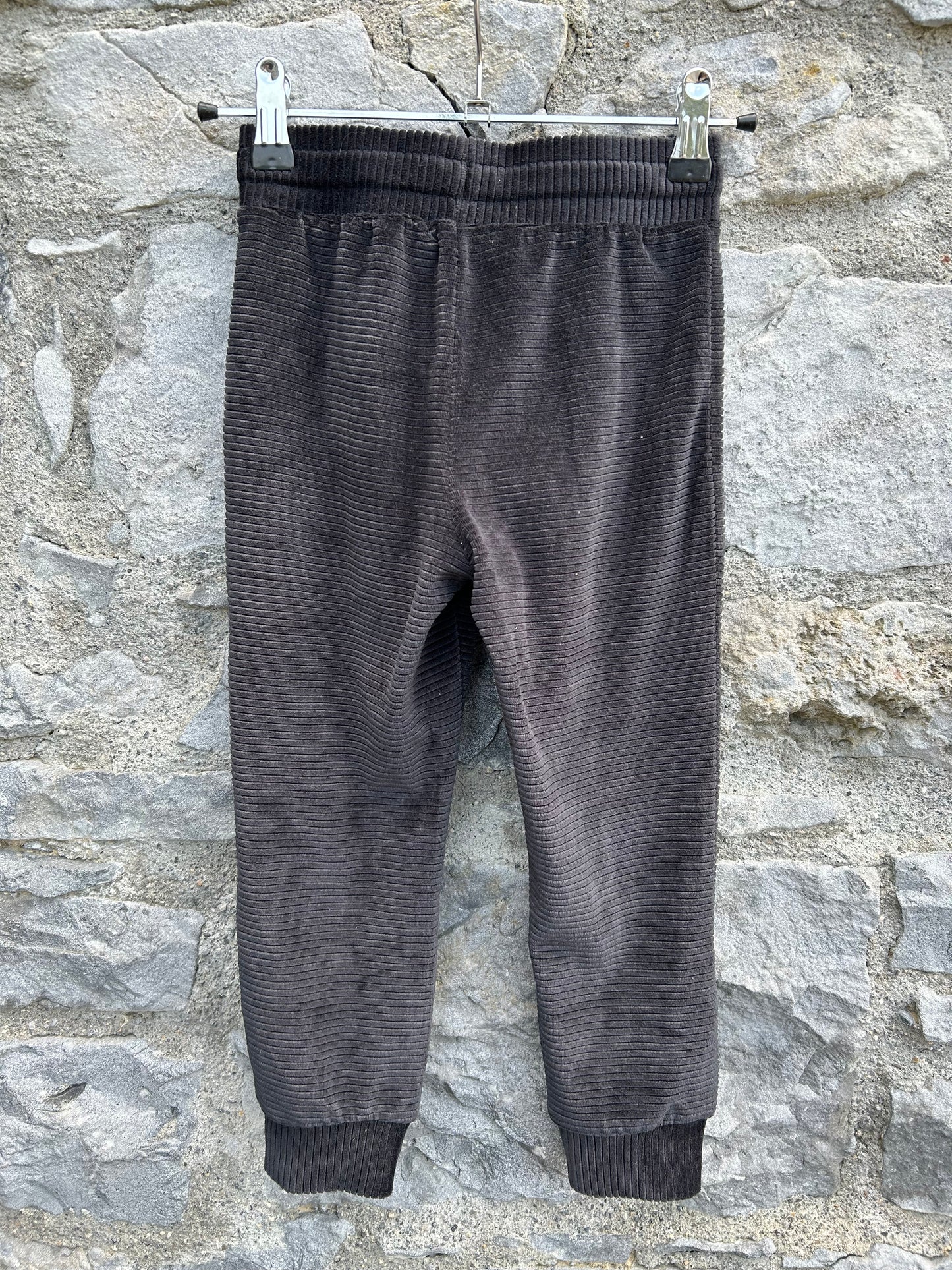 Black ribbed velour pants 4-5y (104-110cm)