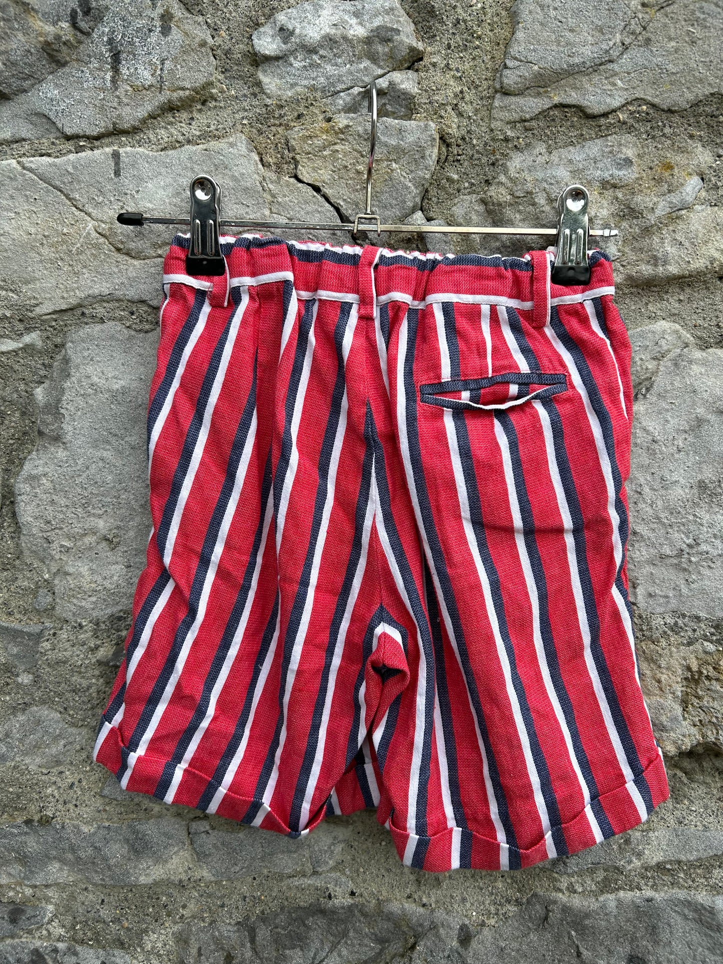 Red stripy shorts 5-6y (110-116cm)