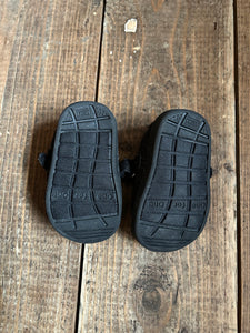 Black shiny baby shoes  uk 2 (eu 18.5)