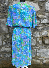 Load image into Gallery viewer, 80s blue floral dress with lace collar uk 12
