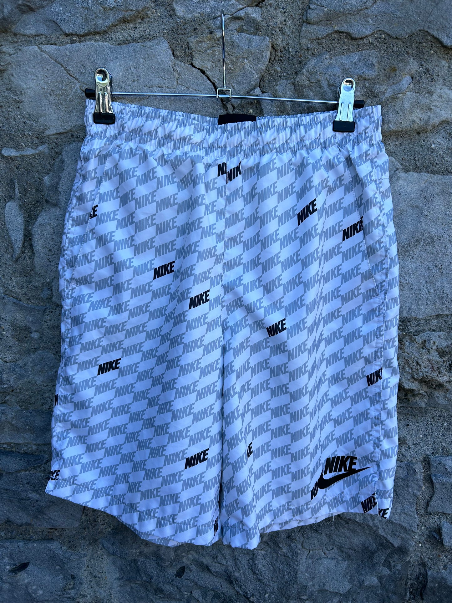 White logo shorts  12-13y (152-158cm)