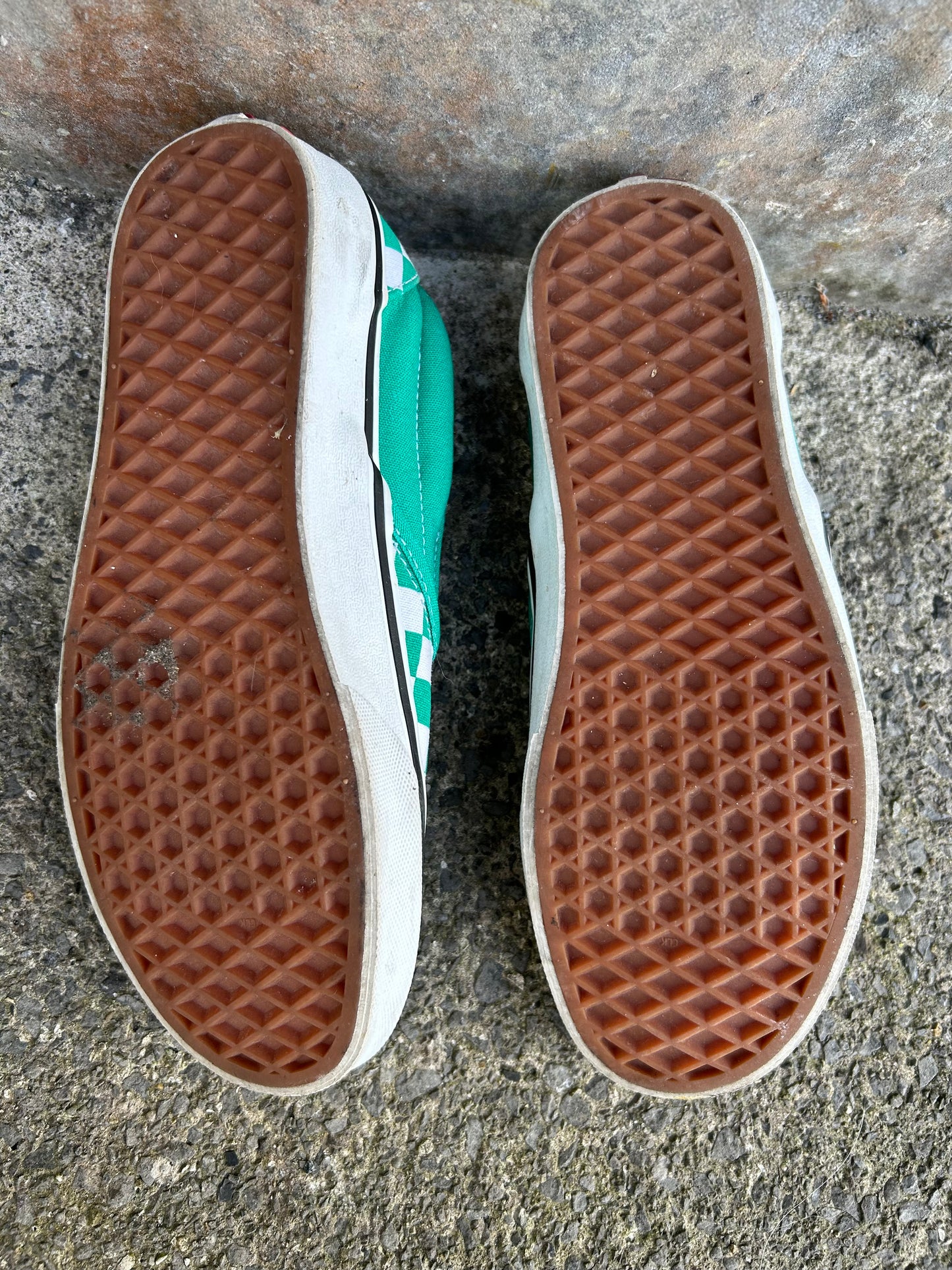 Green check trainers   uk 5 (eu 38)