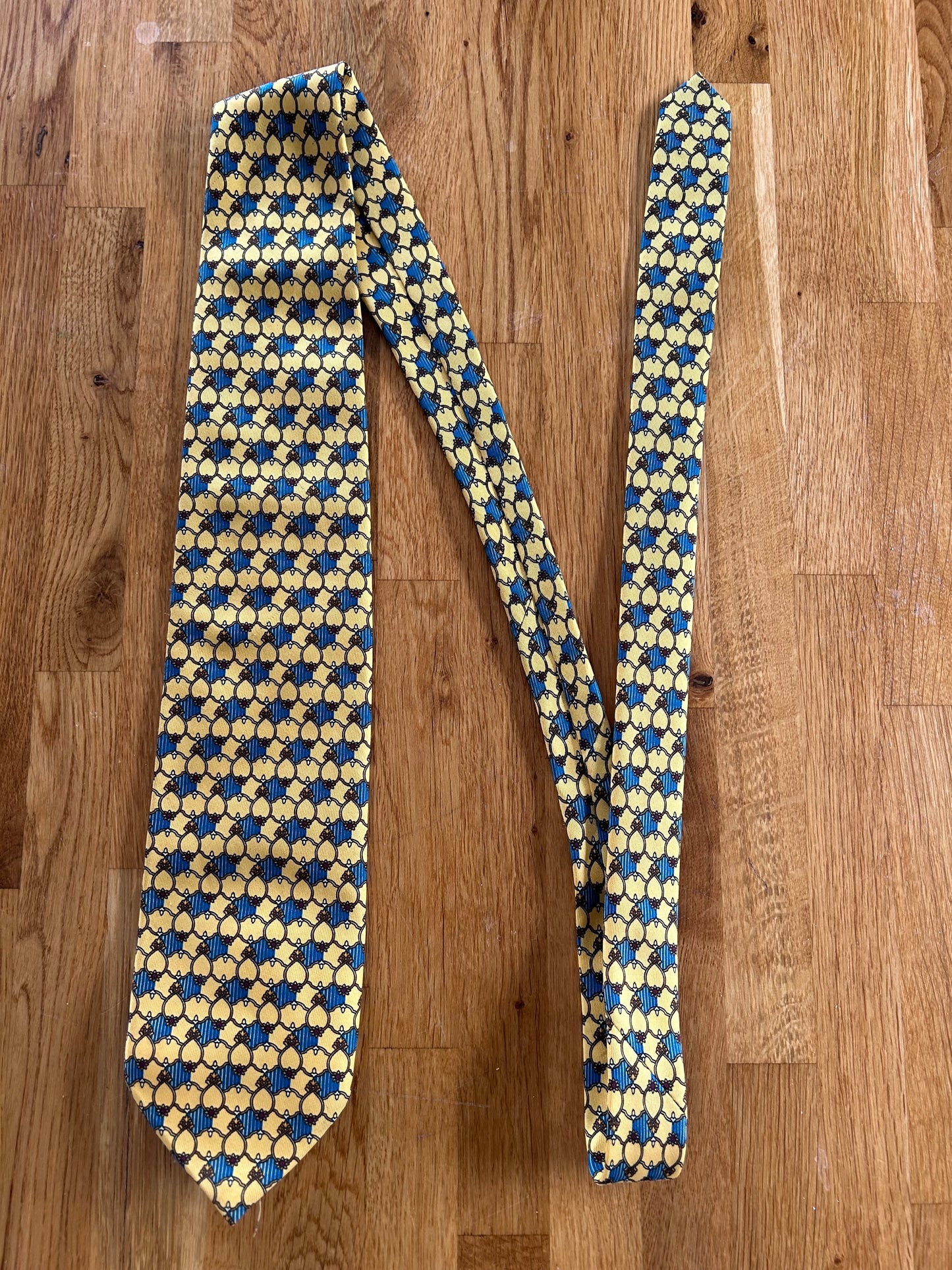 Yellow blue tie