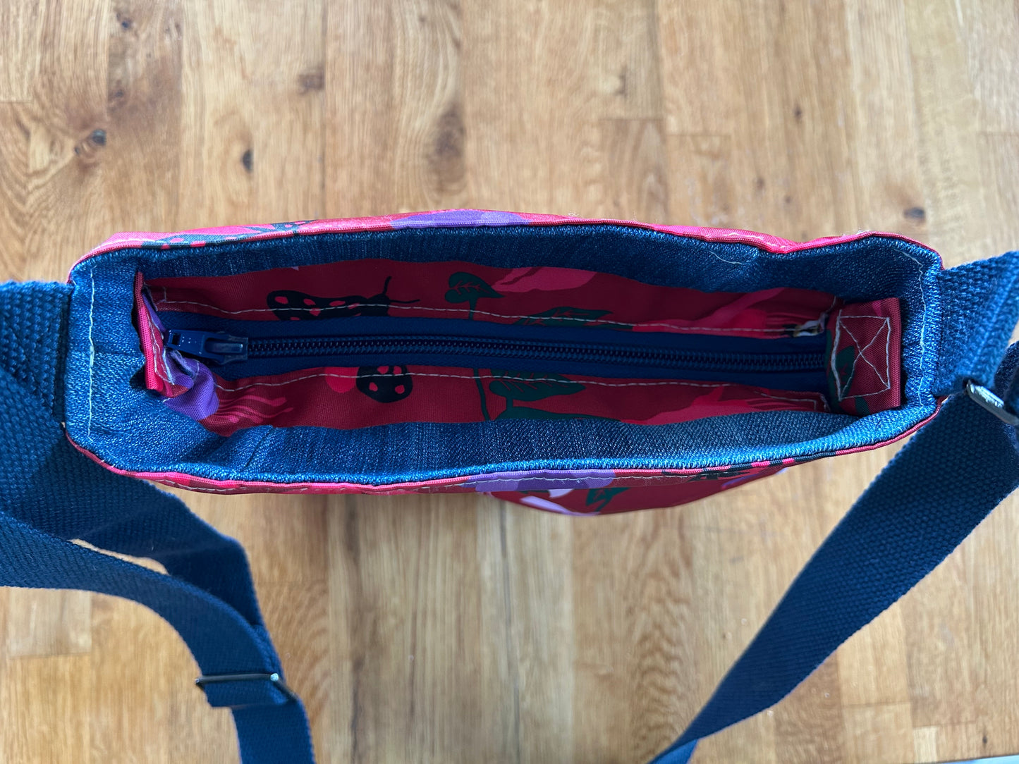 Red fuchsia crossbody bag