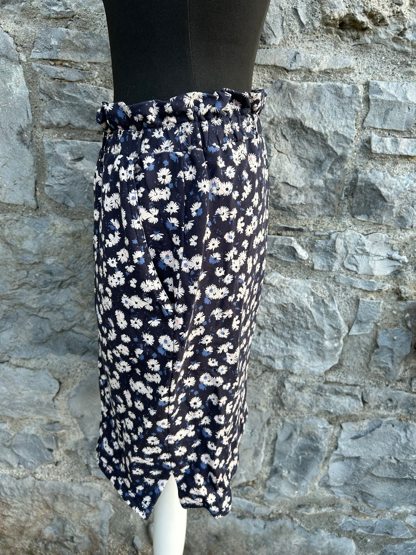 Daisies navy skirt uk 10-12