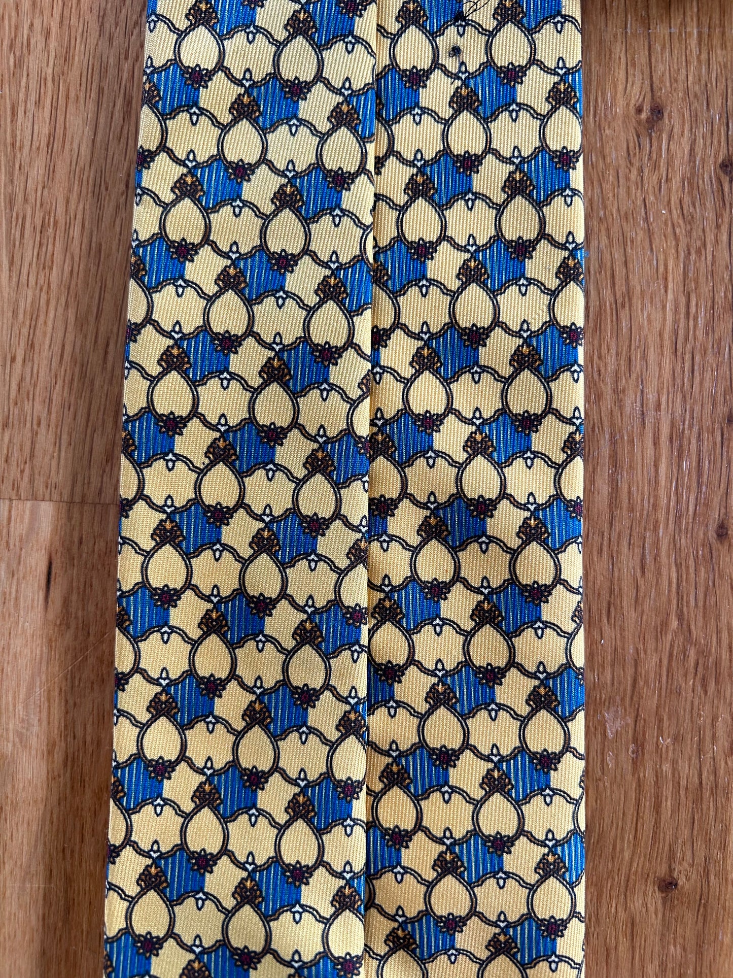 Yellow blue tie