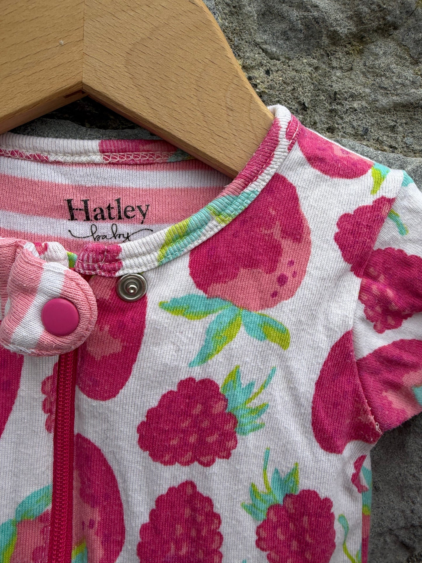 Strawberry onesie  3-6m (62-68cm)