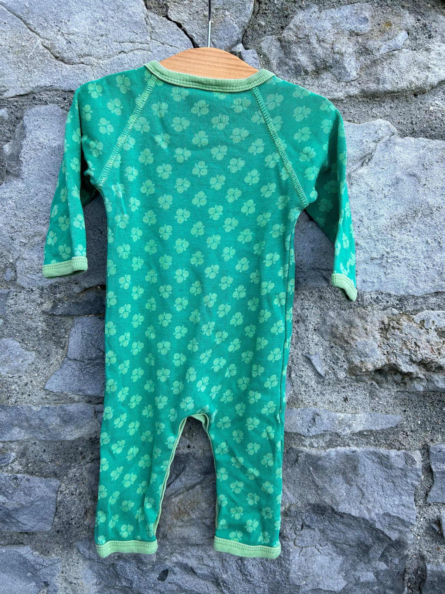 Green berries onesie  3m (62cm)