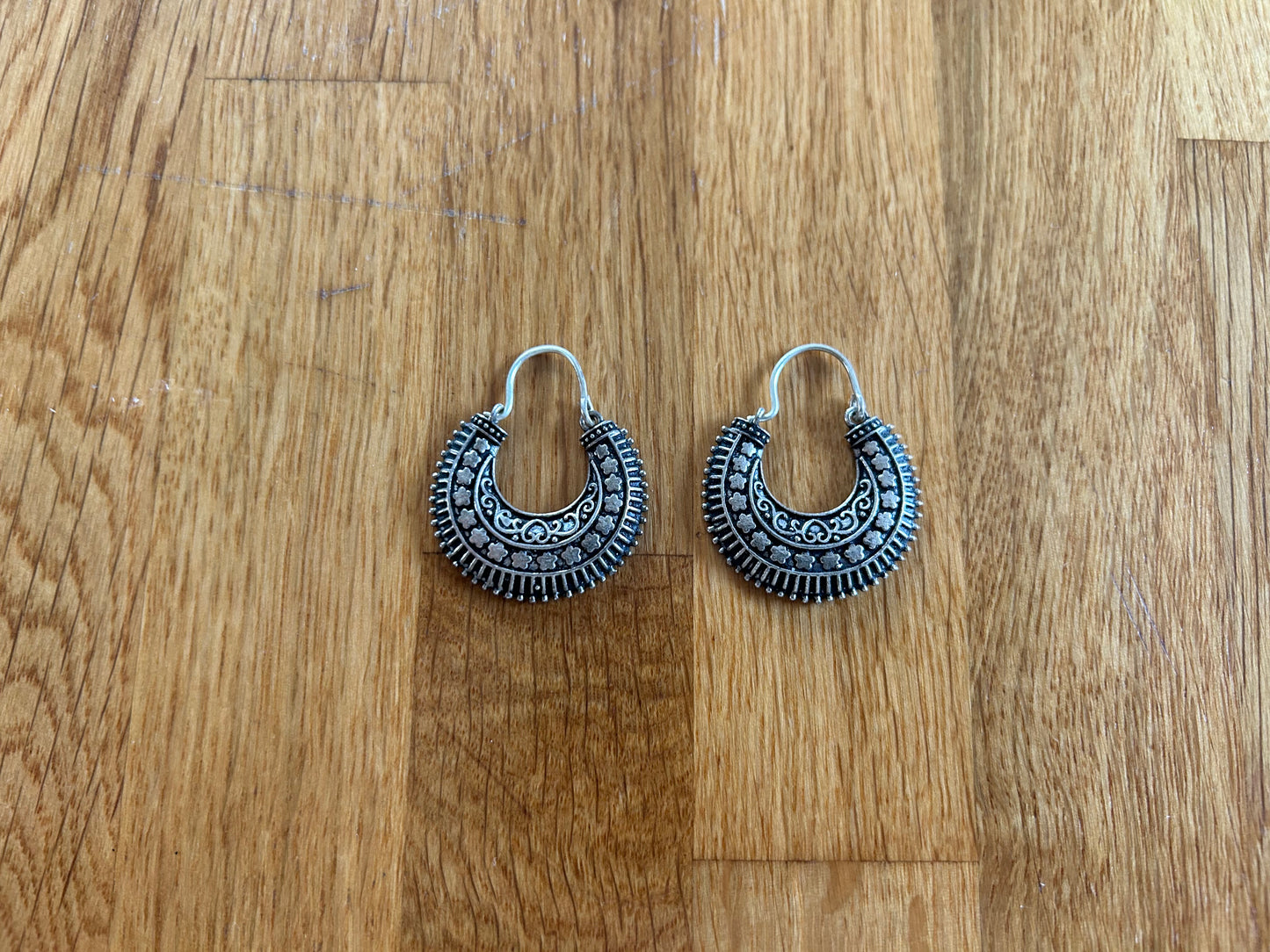 Floral ornemental earrings