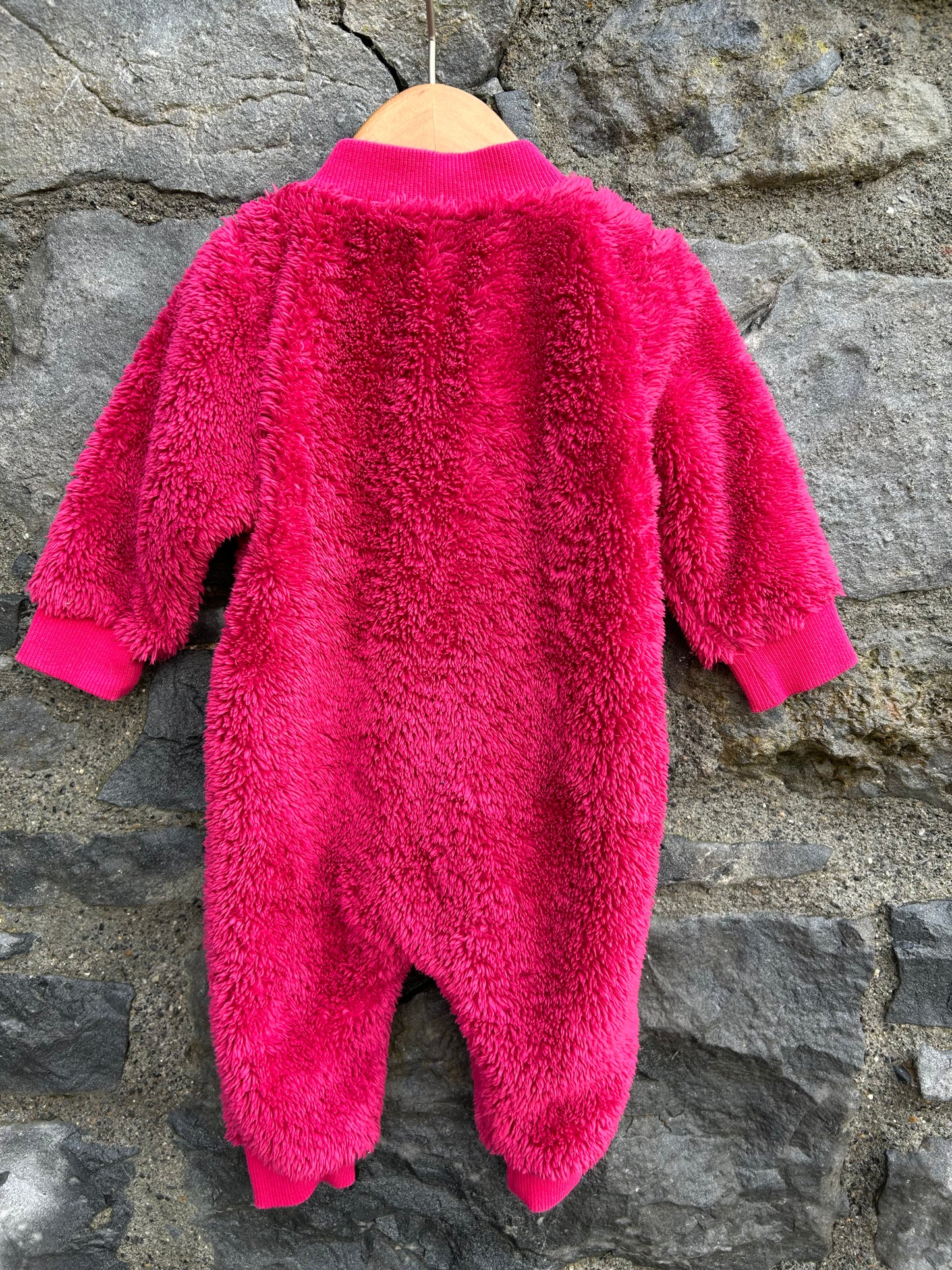 Pink fluffy onesie   0-1m (50-56cm)