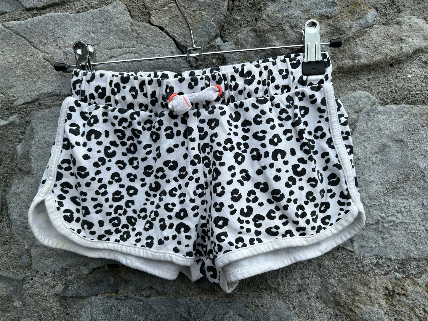 Leopard print shorts  7-8y (122-128cm)