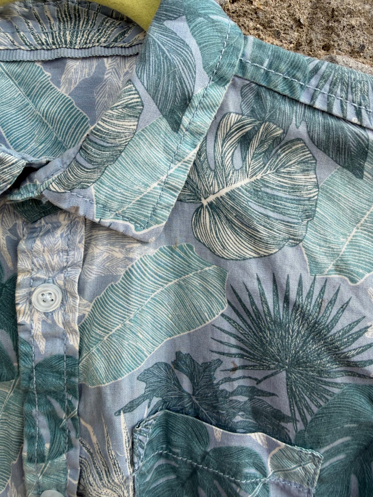 Green palm leaves shirt  6-7y (116-122cm)