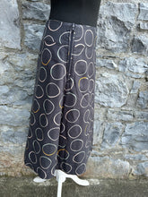 Load image into Gallery viewer, Reversible spotty&amp;circles skirt uk 10-12
