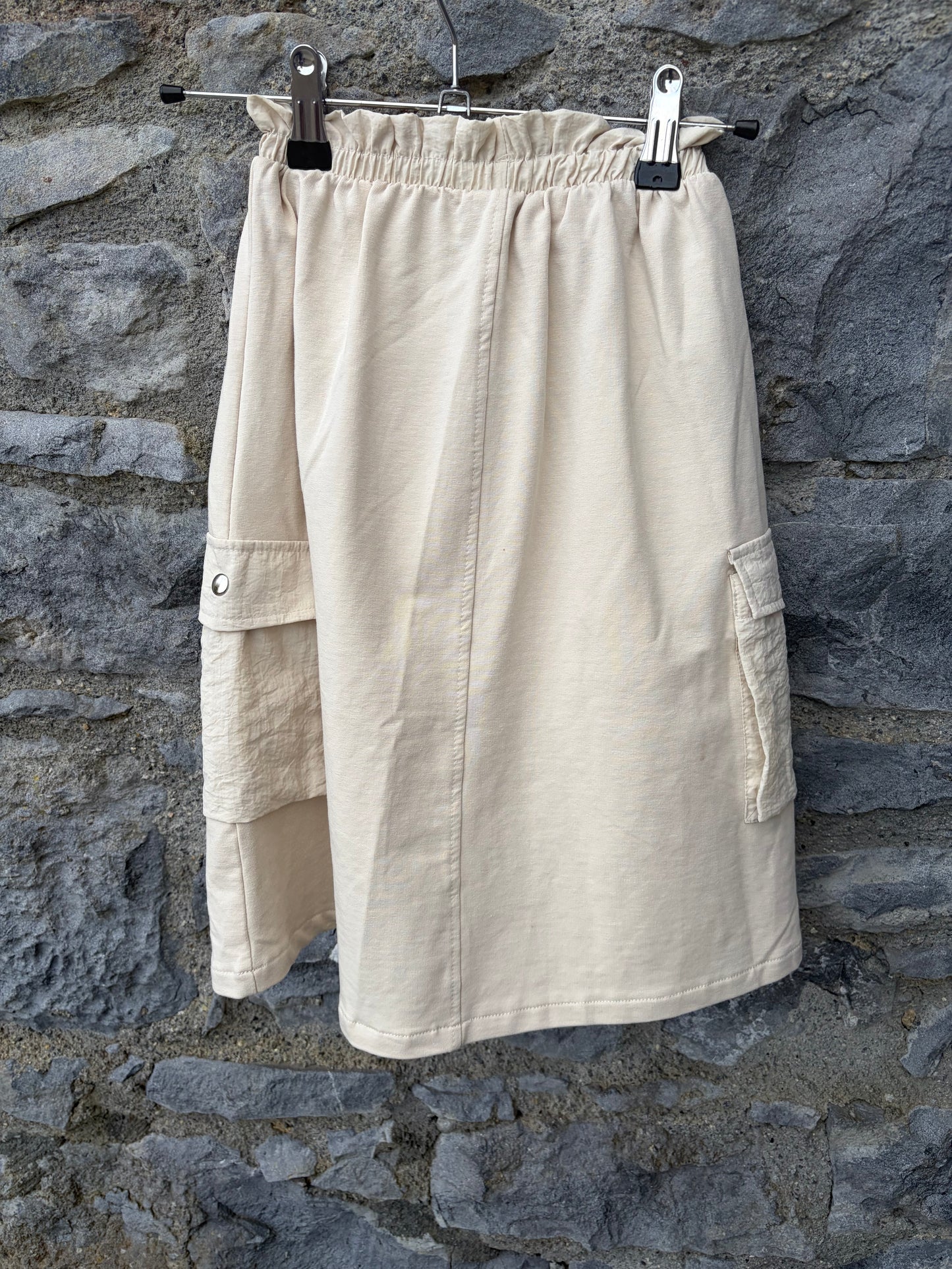 Beige skirt 8y (128cm)