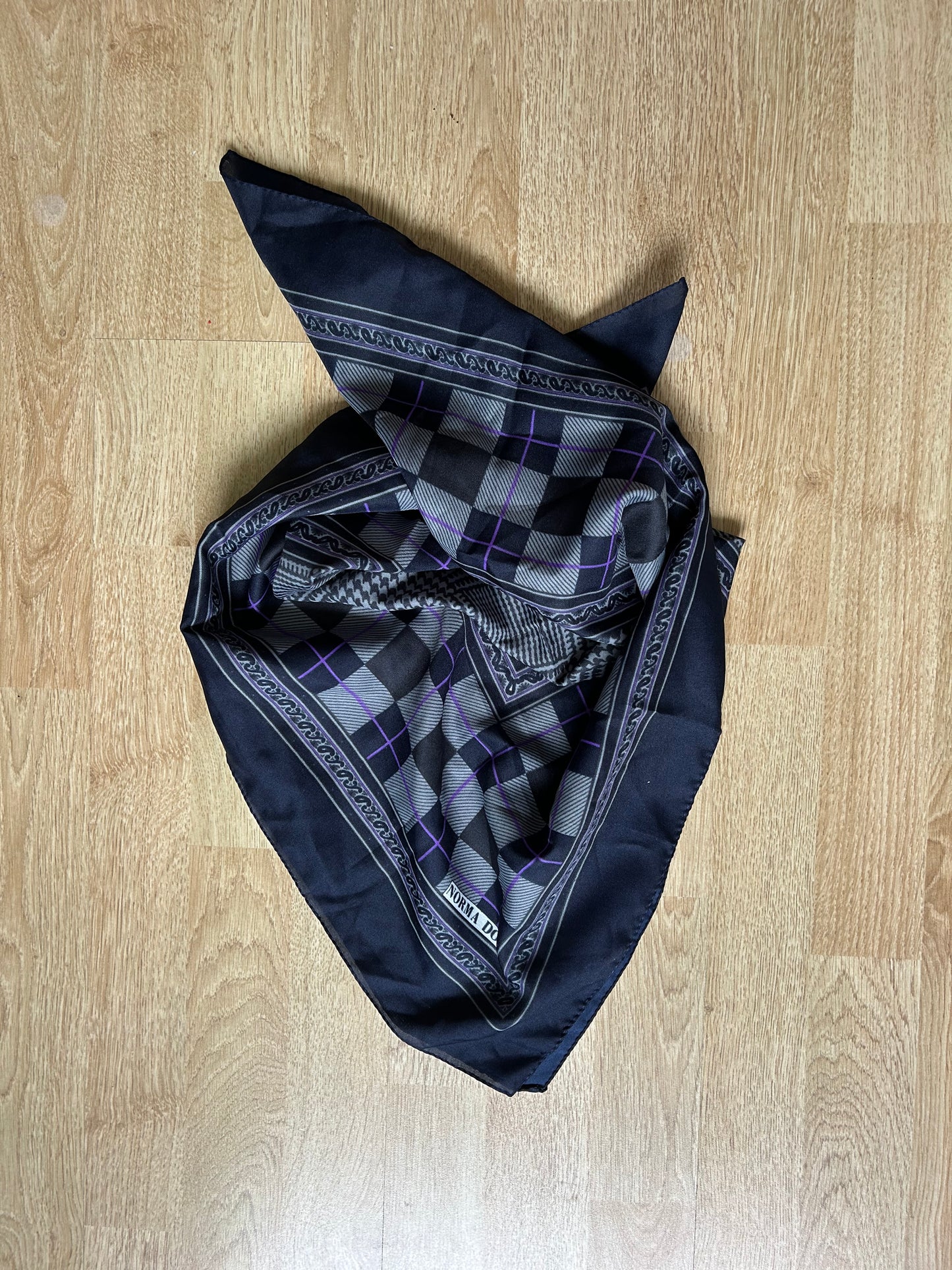 Squary checked scarf