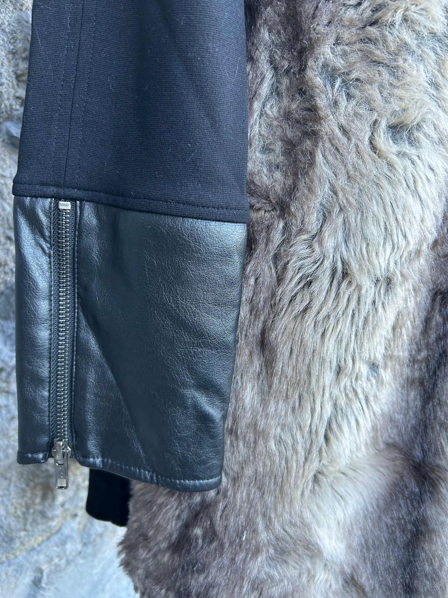 Black&furry coat uk 10-12