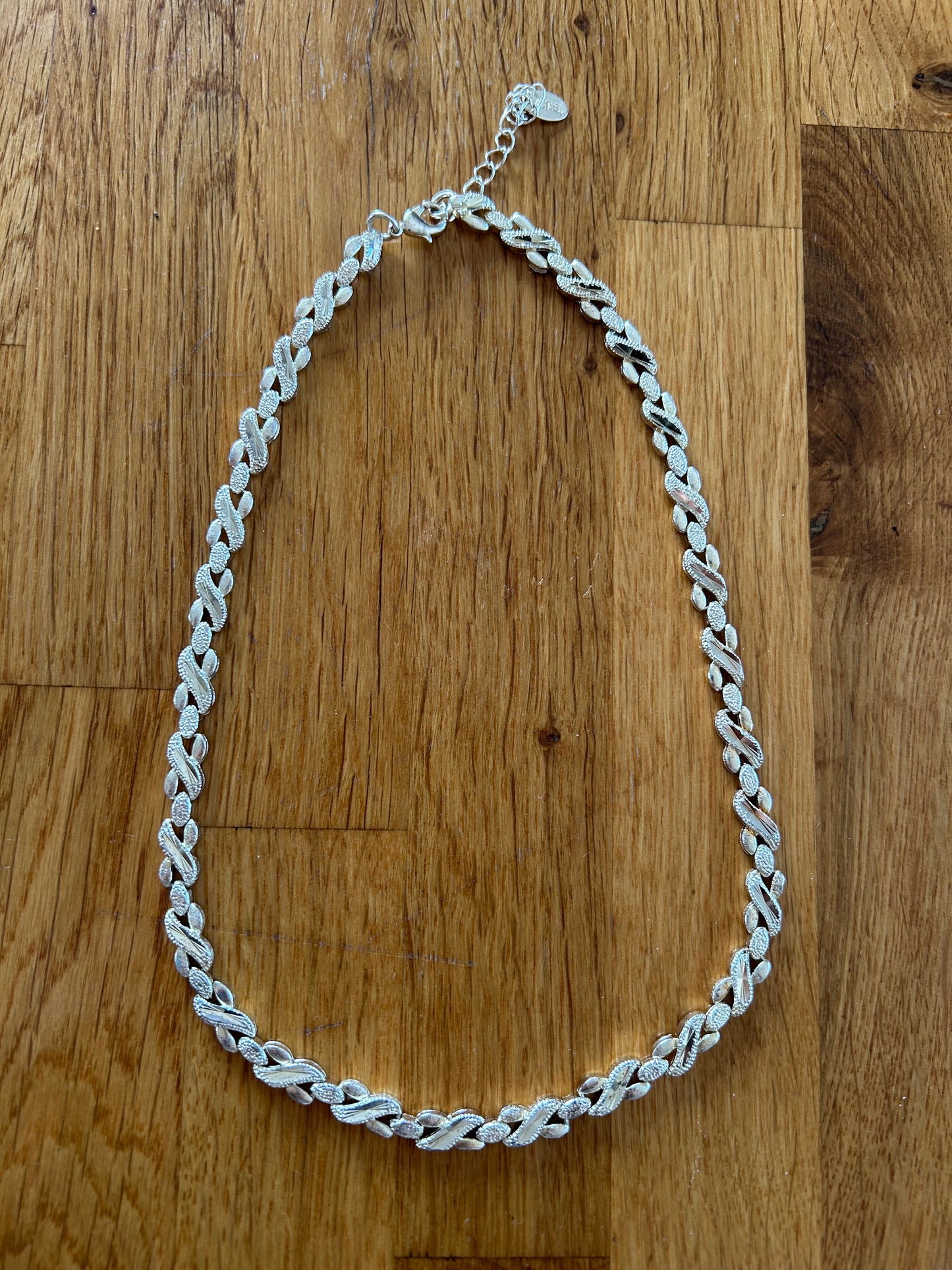 Textured Link necklace