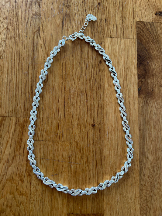 Textured Link necklace