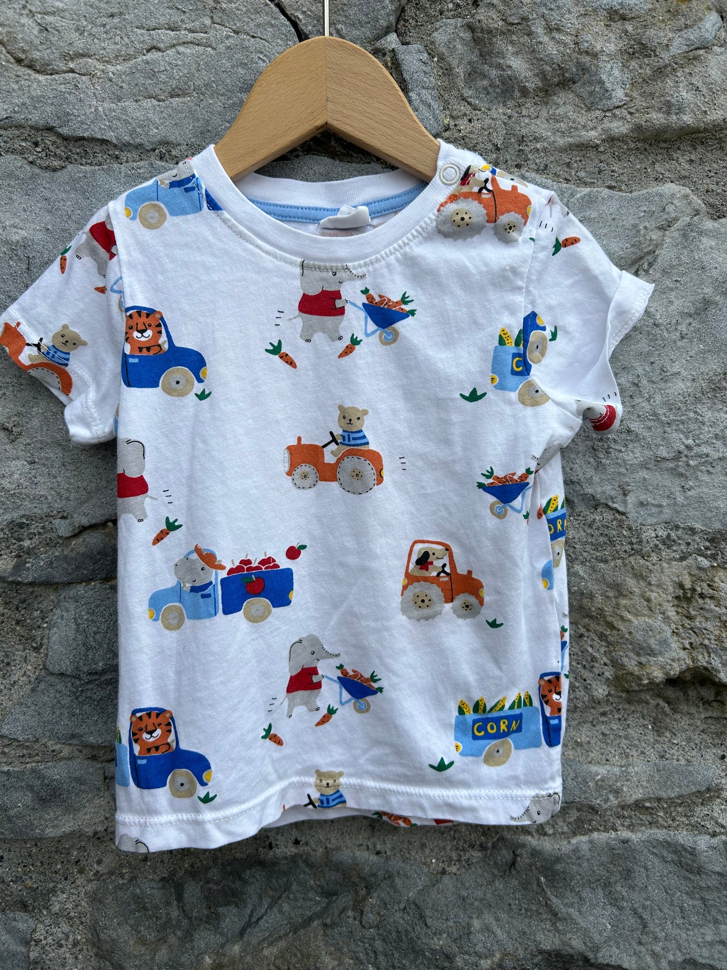 Farm white t-shirt  6-9m (68-74cm)