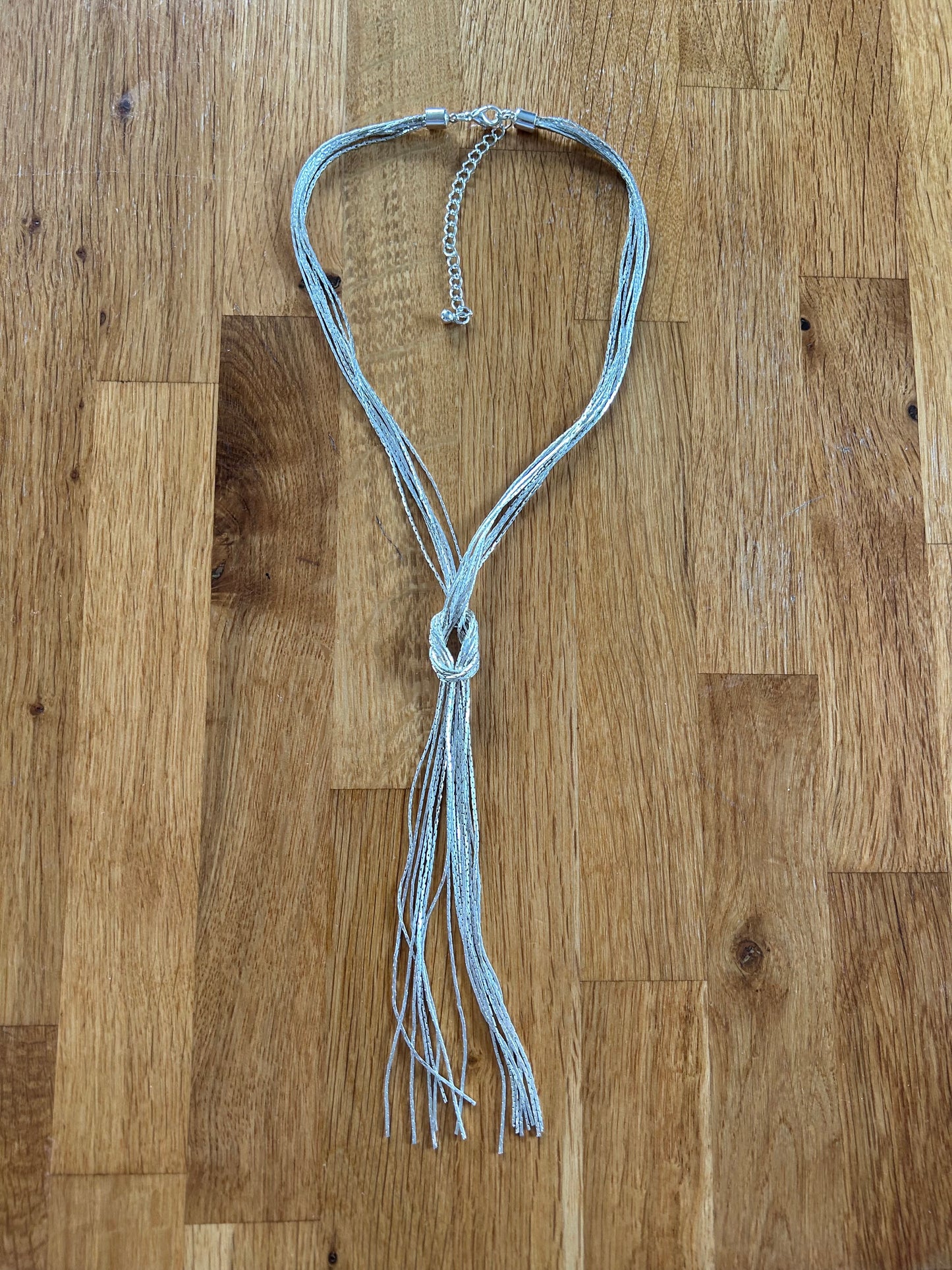 Knot necklace