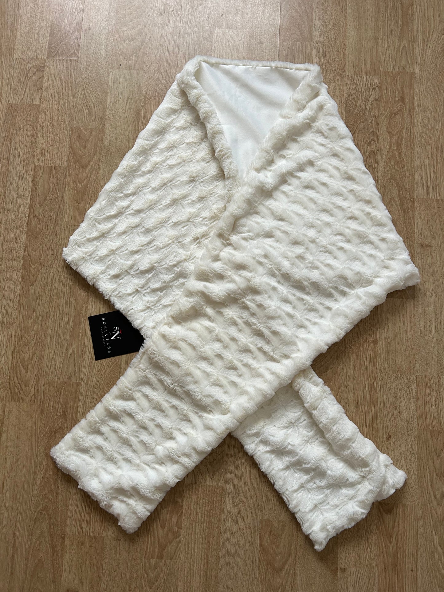 White fury shawl