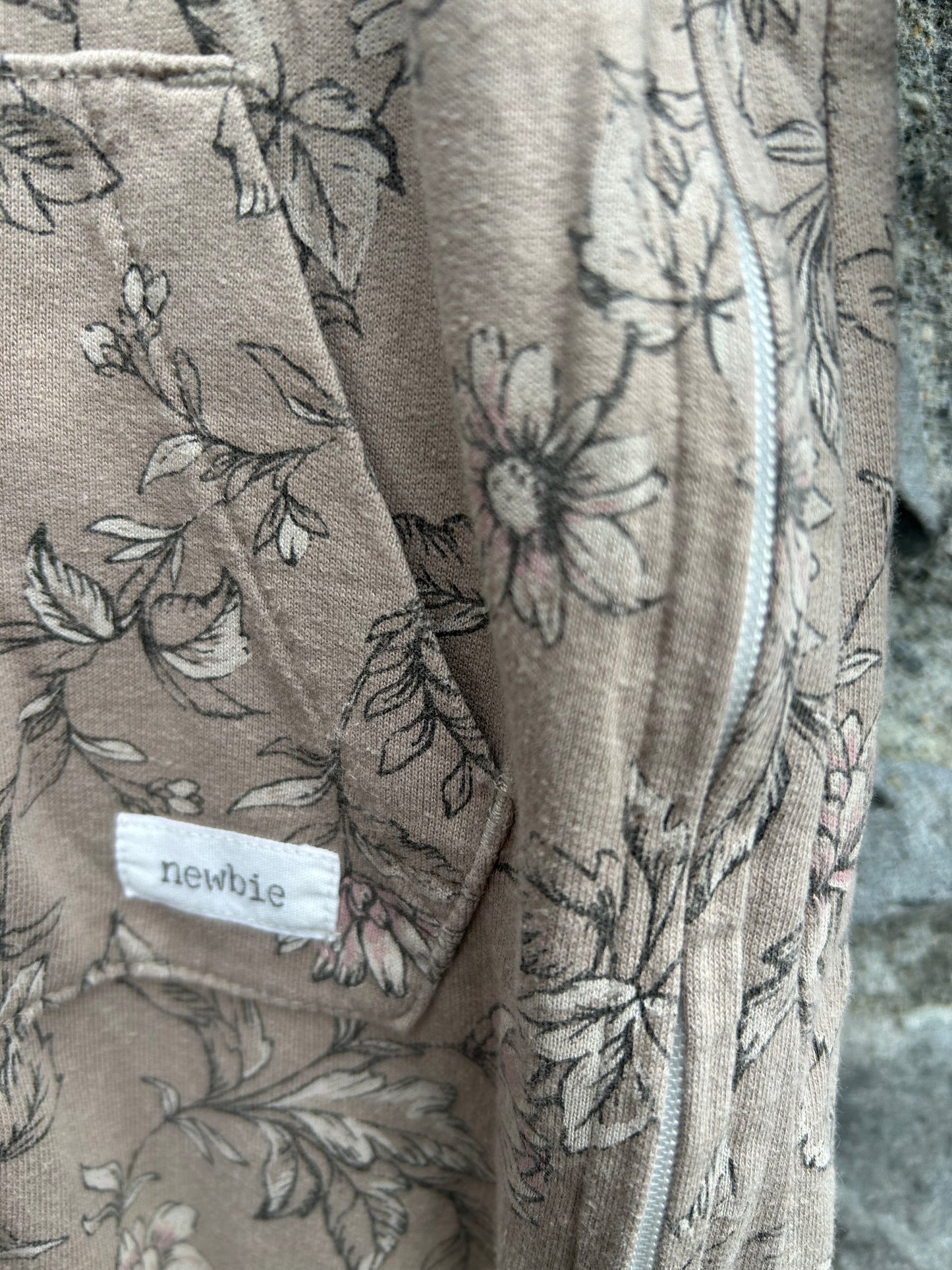 Beige floral hooded onesie  9-12m (74-80cm)