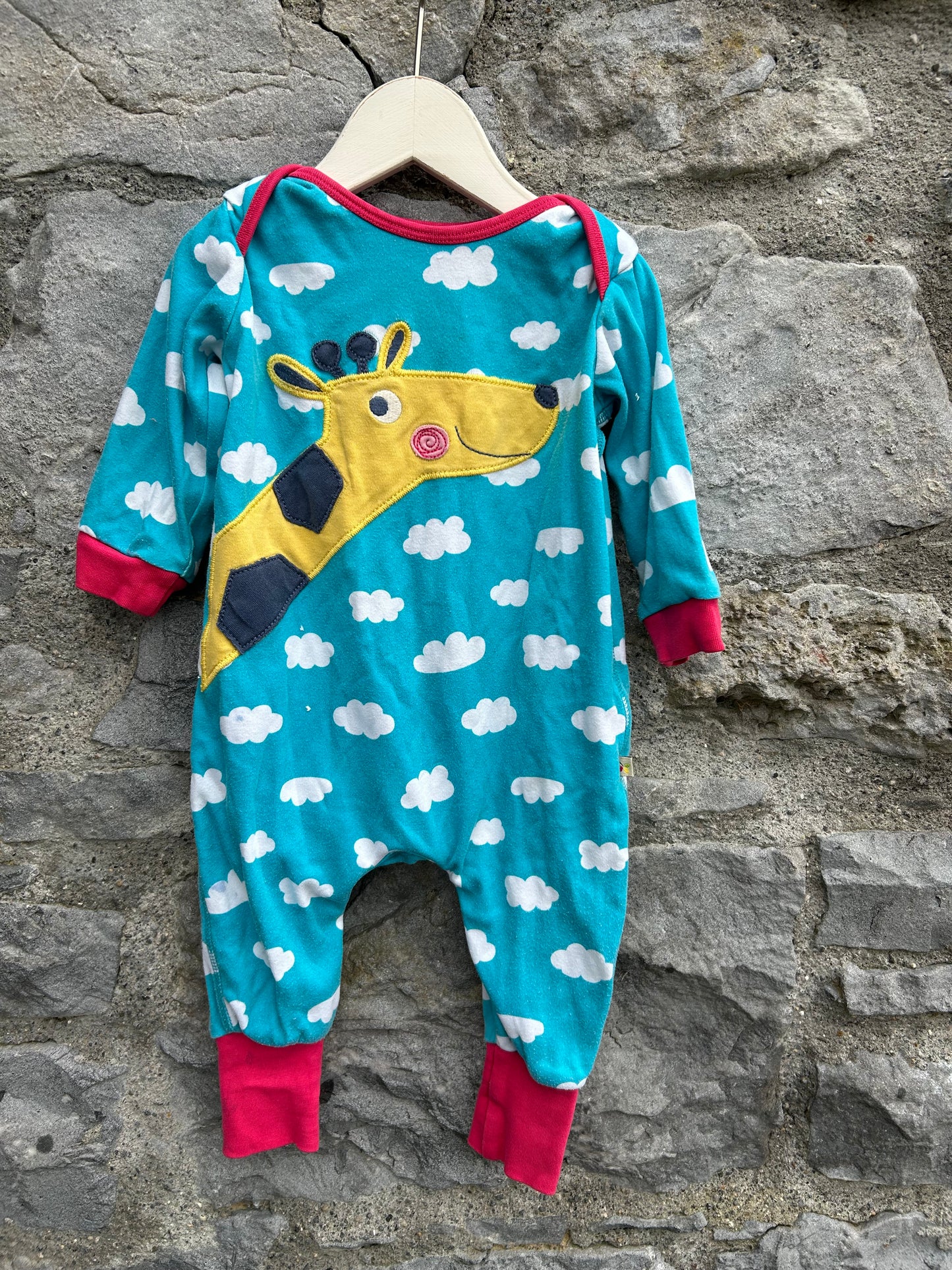 Giraffe cloudy blue onesie  3-6m (62-68cm)