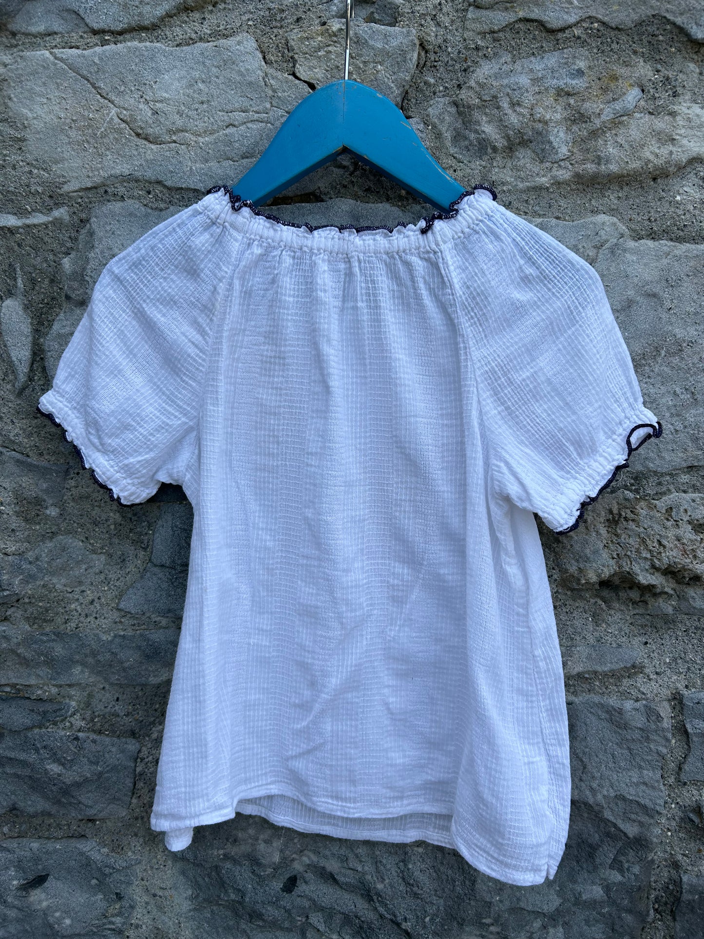 Embroidered flowers blouse  7-8y (122-128cm)