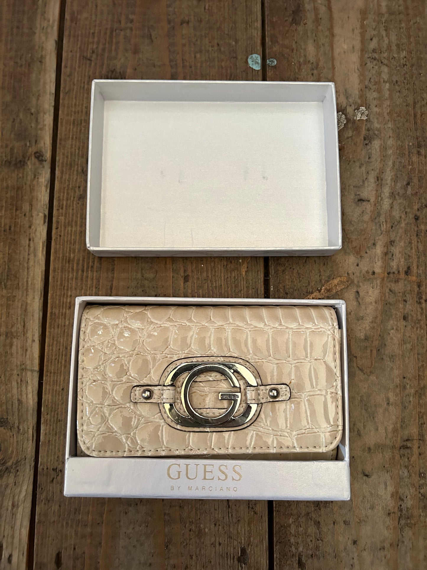 Guess ivory wallet