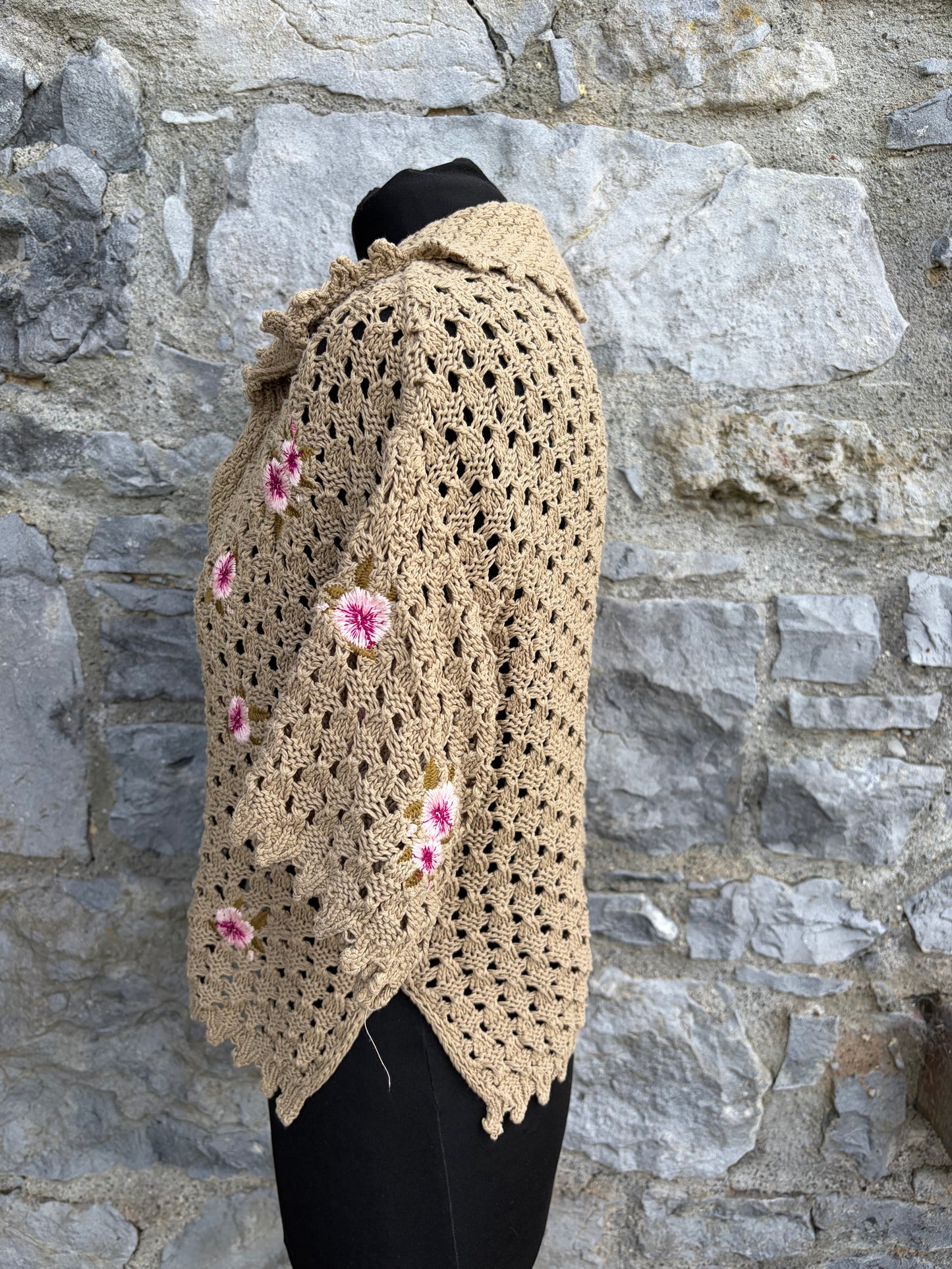 Crochet beige top with embroidered flowers uk 8-10