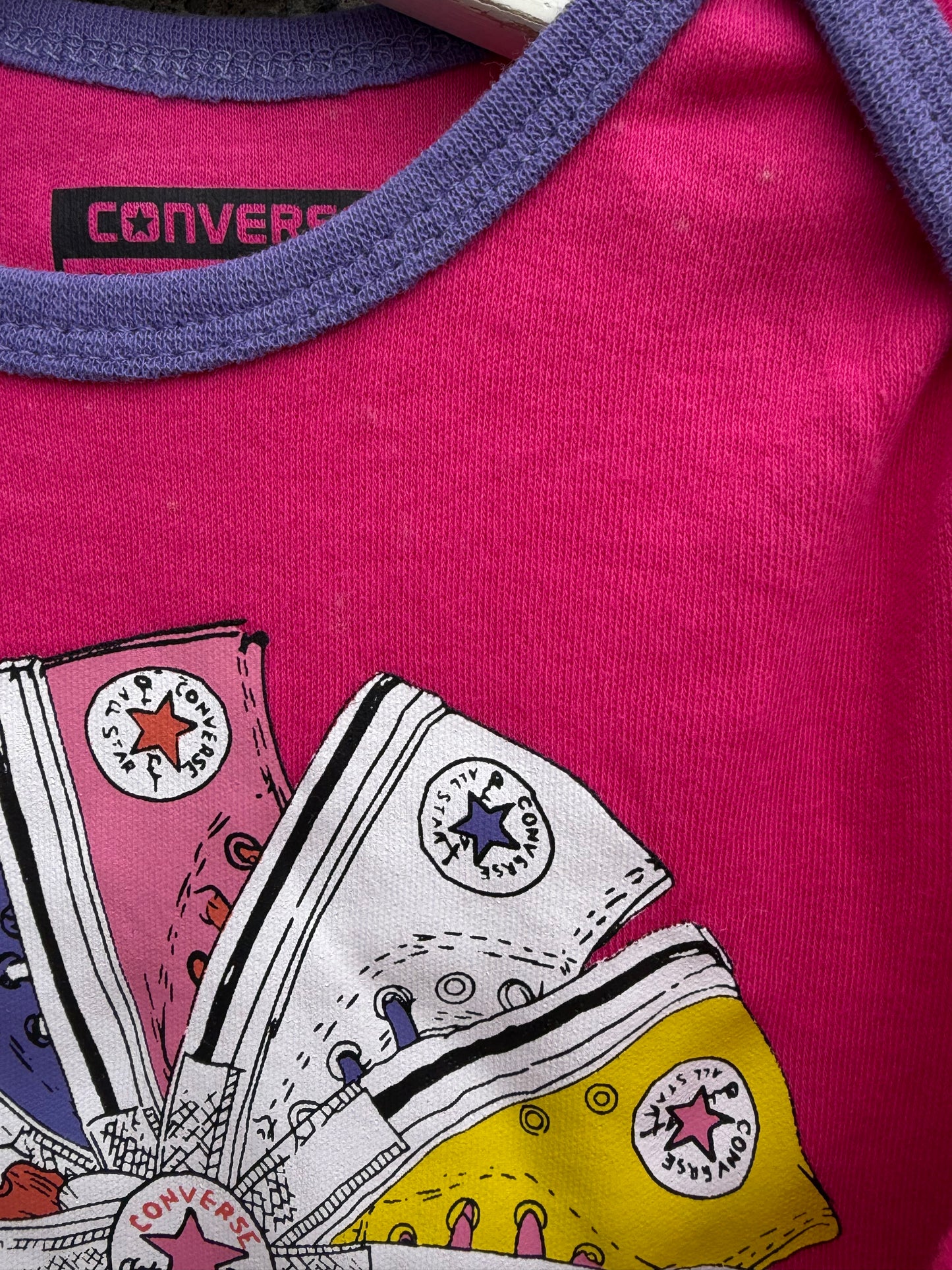 Chuck Taylor sneakers pink onesie  3-6m (62-68cm)