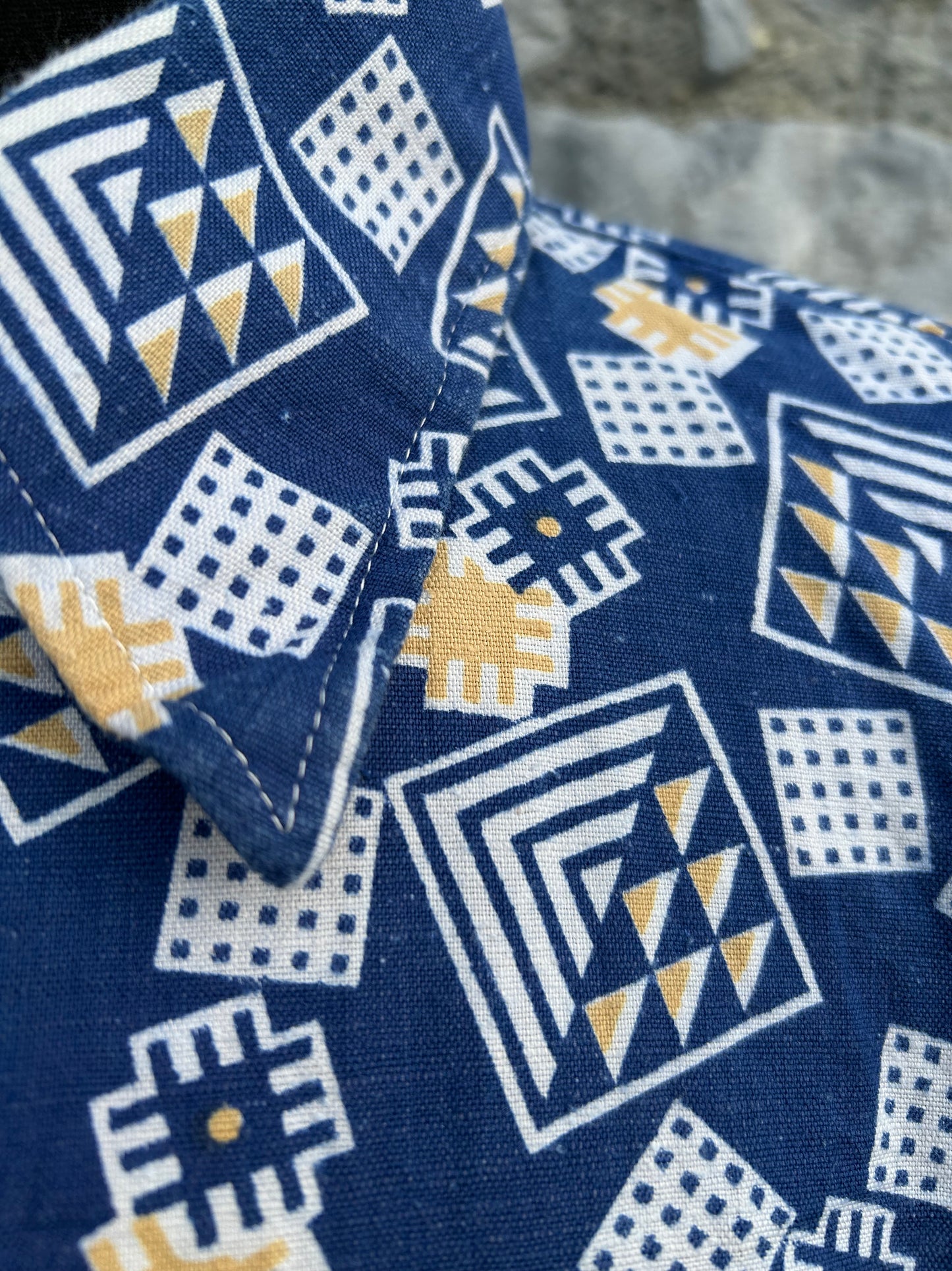 80s blue geometric print shirt Medium