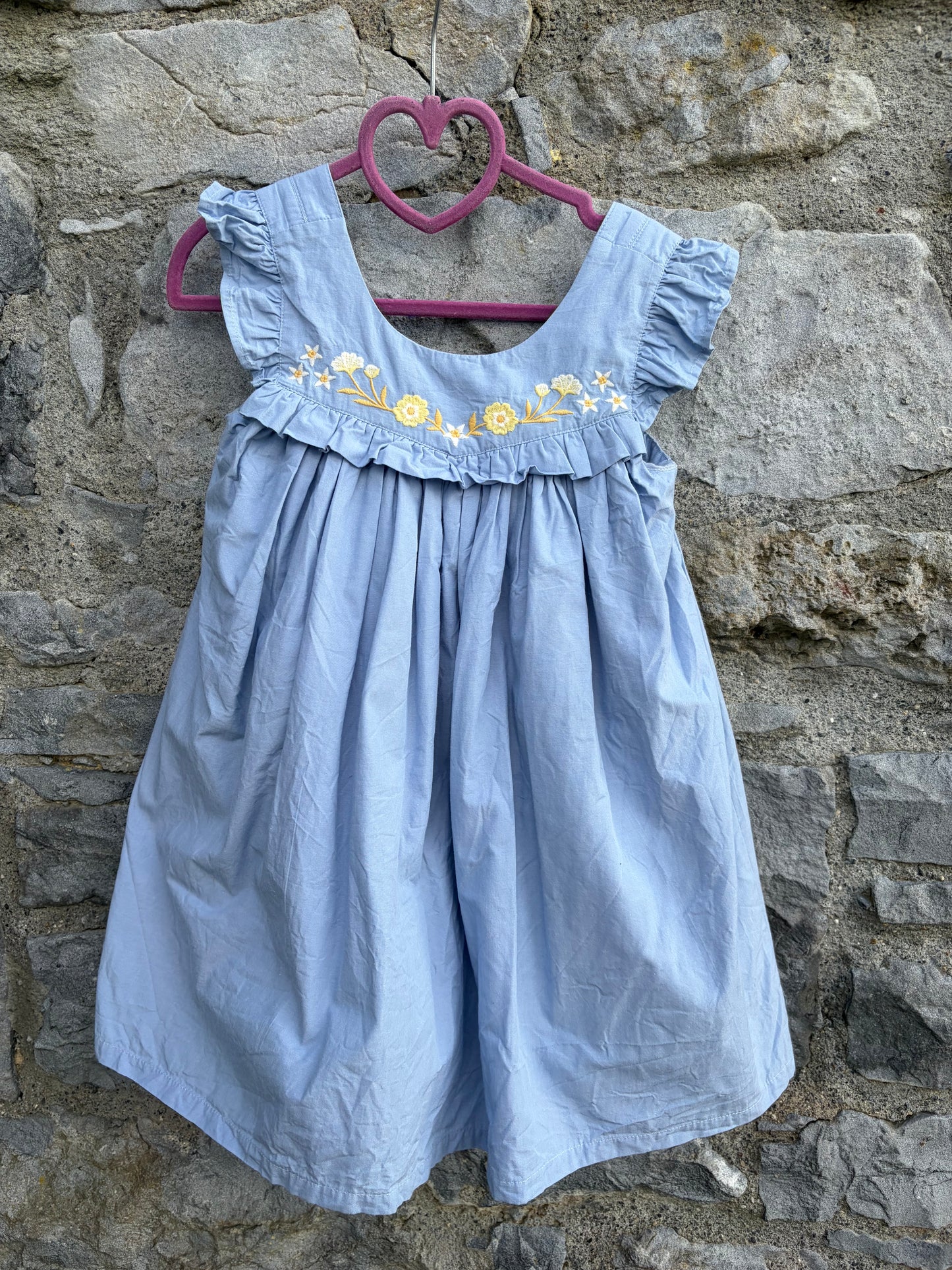 Blue embroidered pinafore  4-5y (104-110cm)