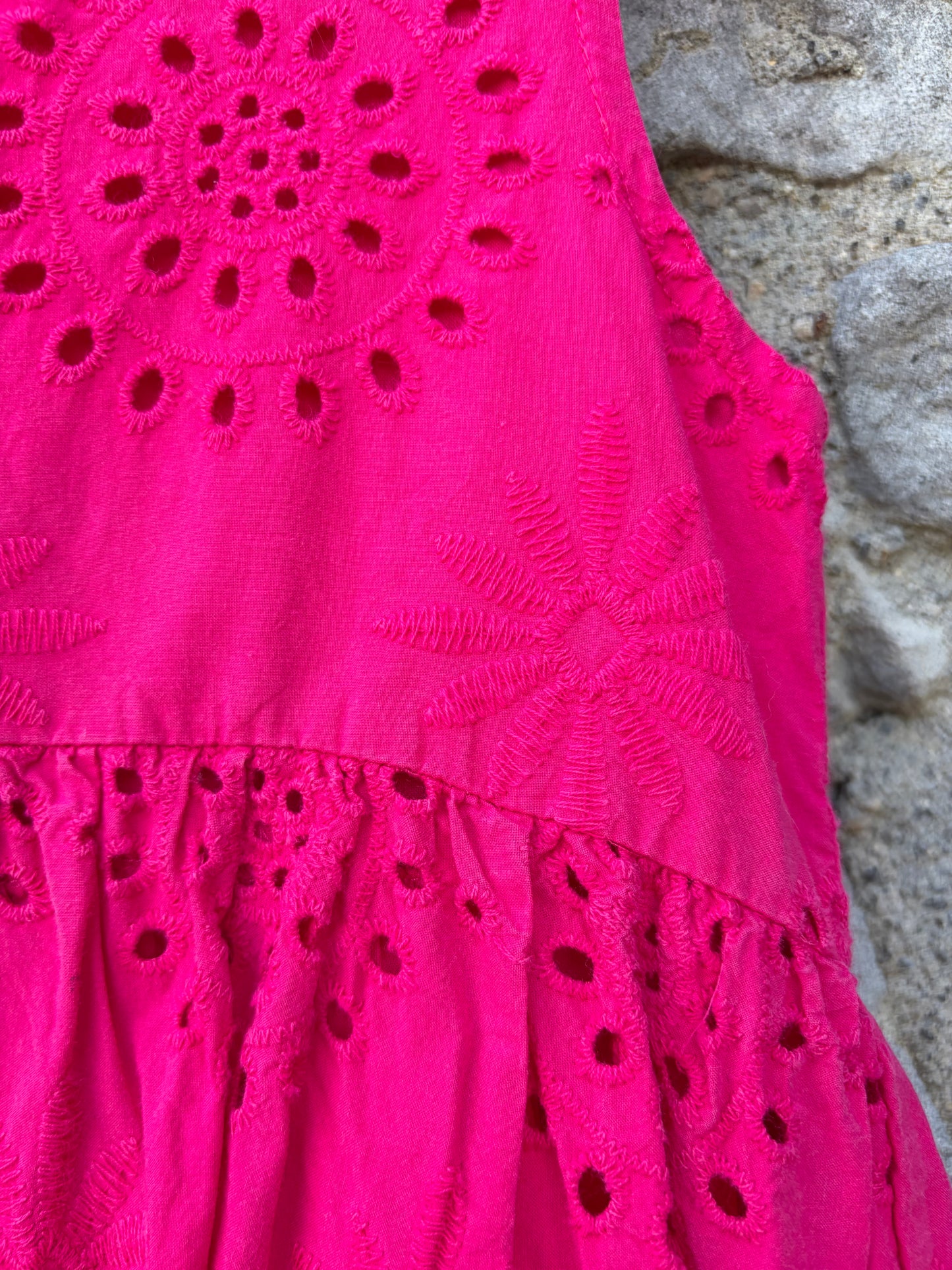 Pink broderie dress  3-4y (98-104cm)