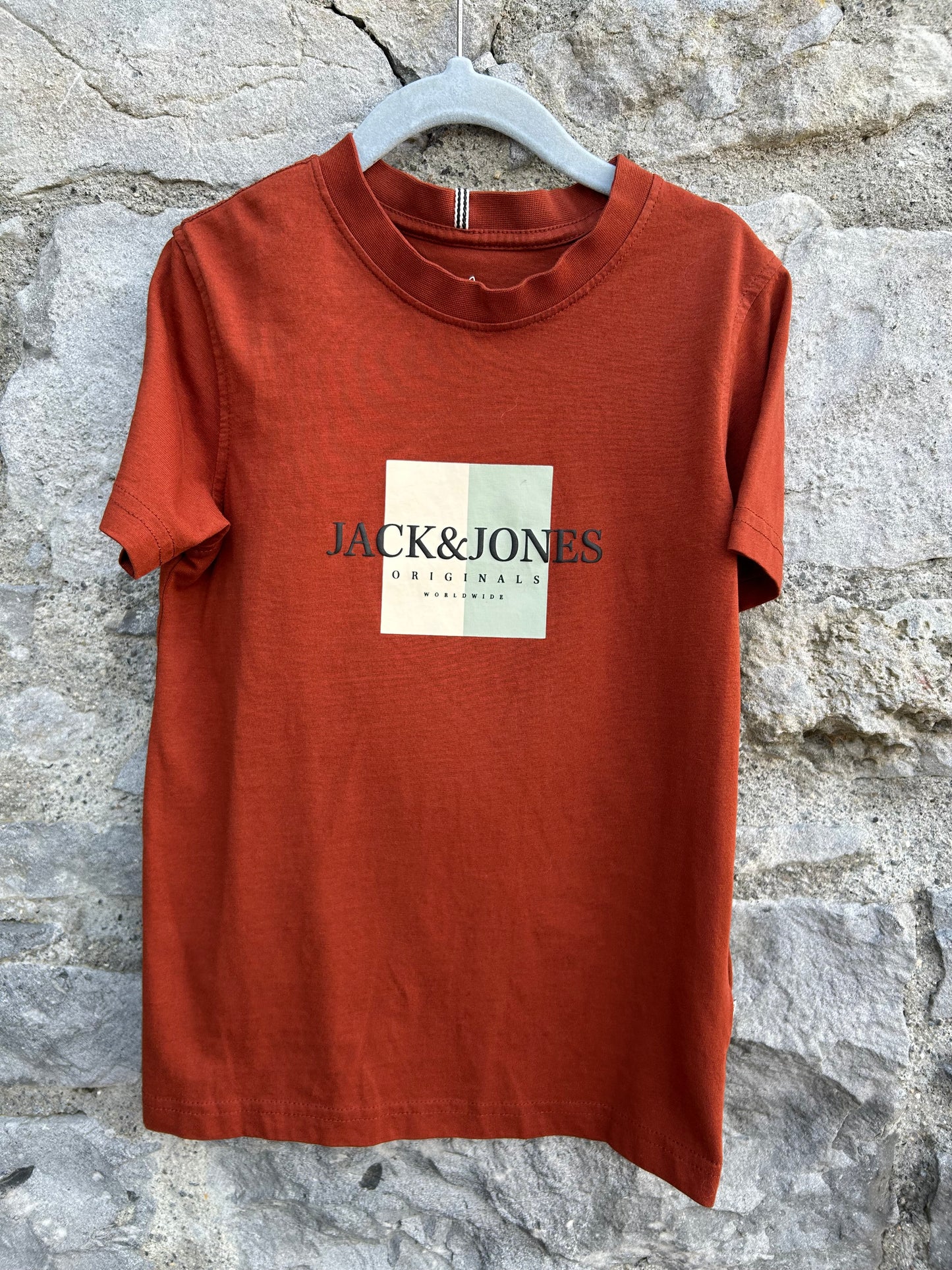 Brown T-shirt  7-8y (122-128cm)