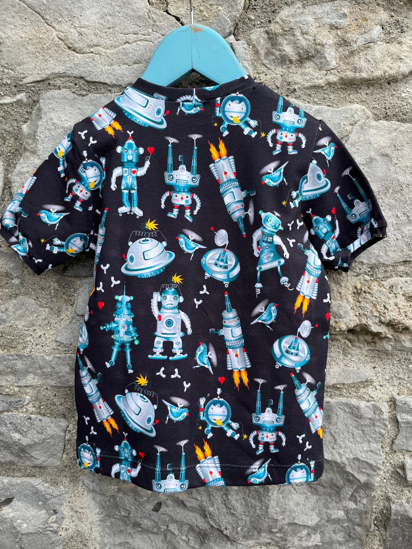 Space robots T-shirt   4-5y (104-110cm)