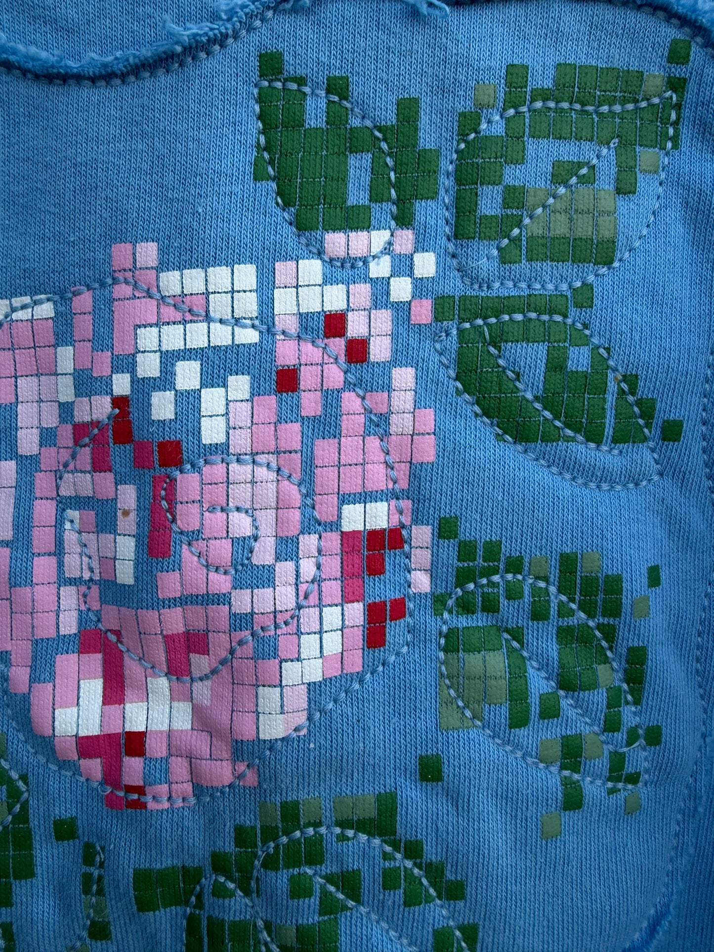 Pixelated floral patch blue top 5-6y (110-116cm)