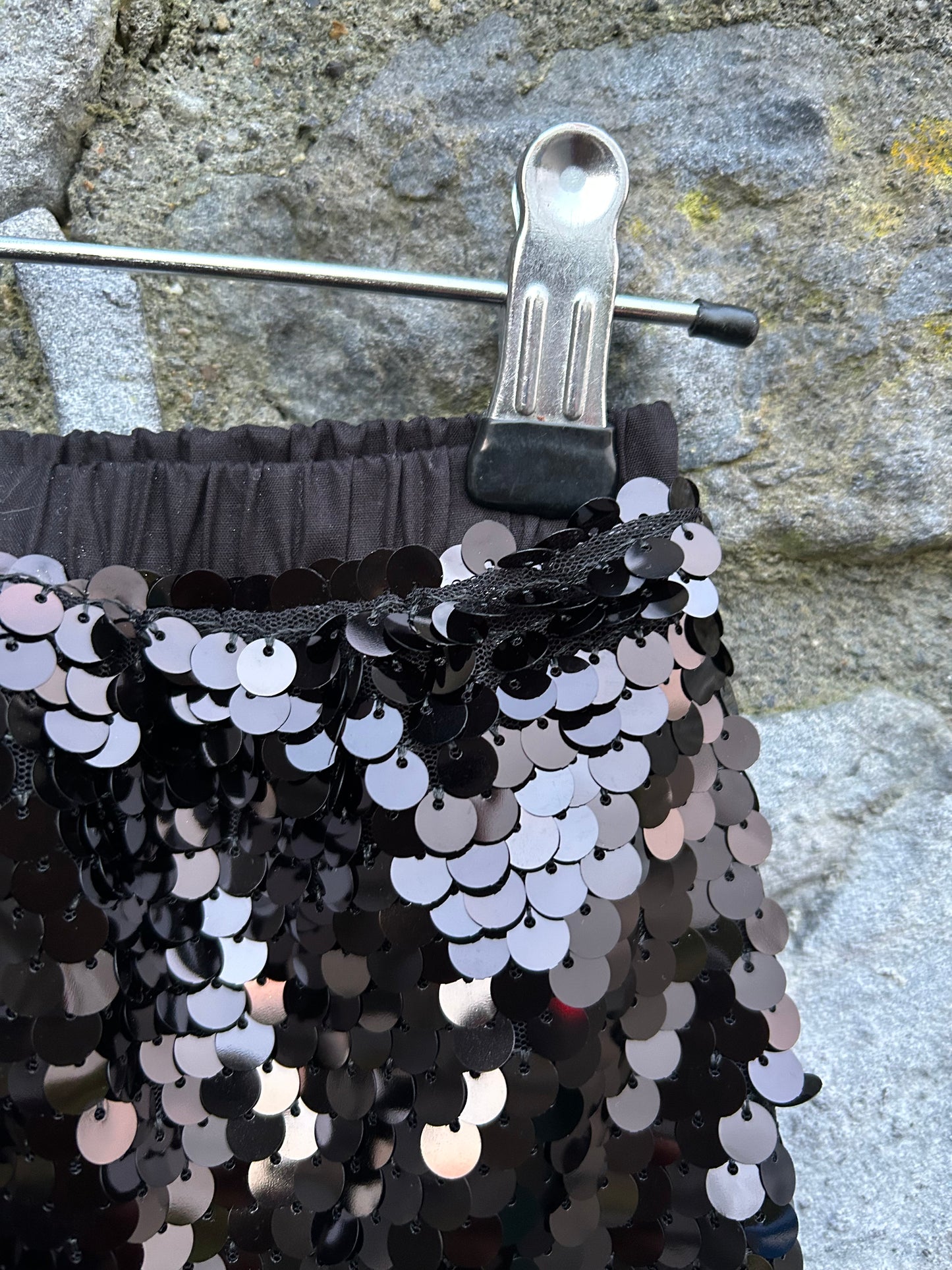 Black sequin skirt  5-6y (110-116cm)