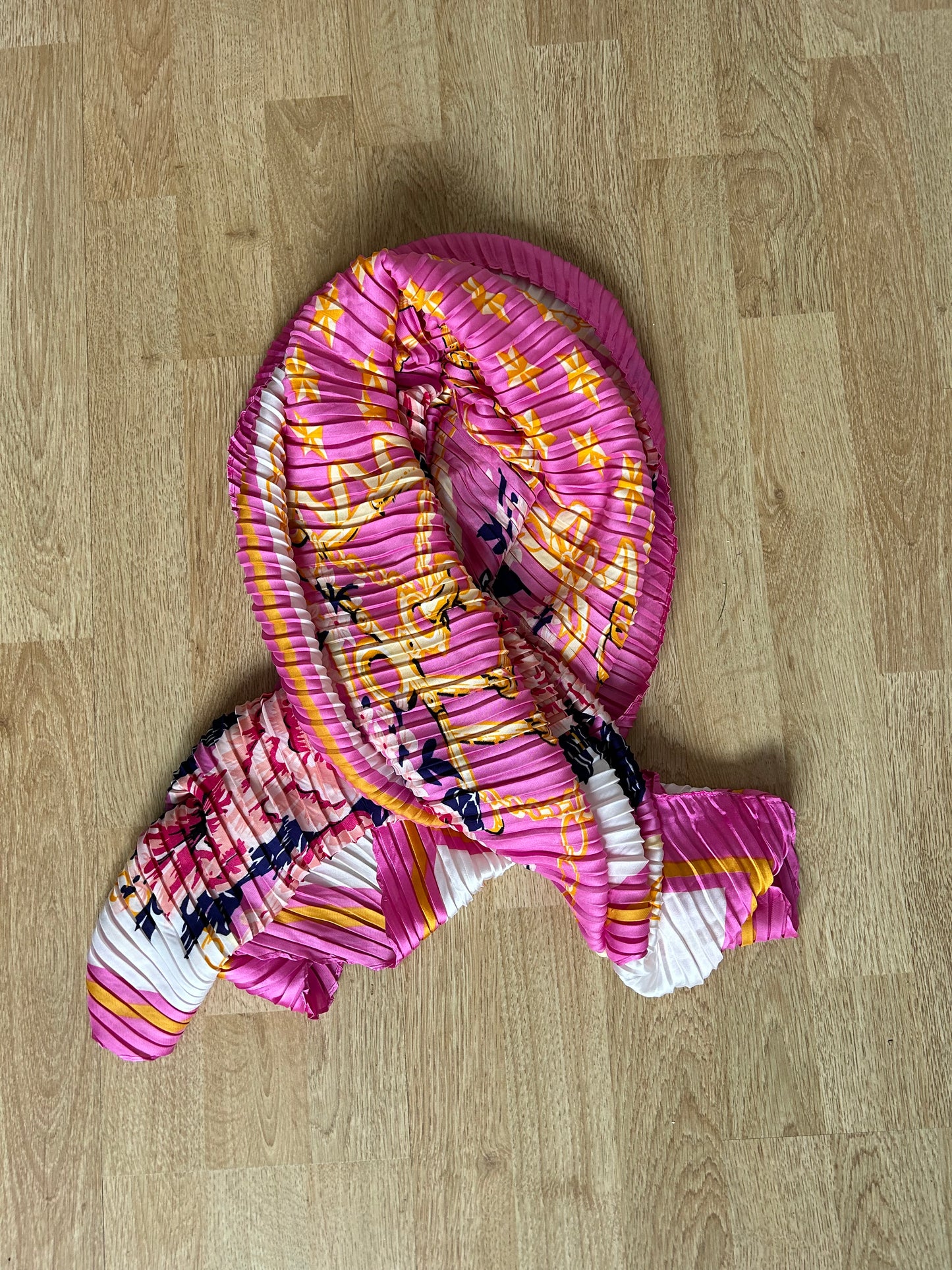 Pleated pink scarf