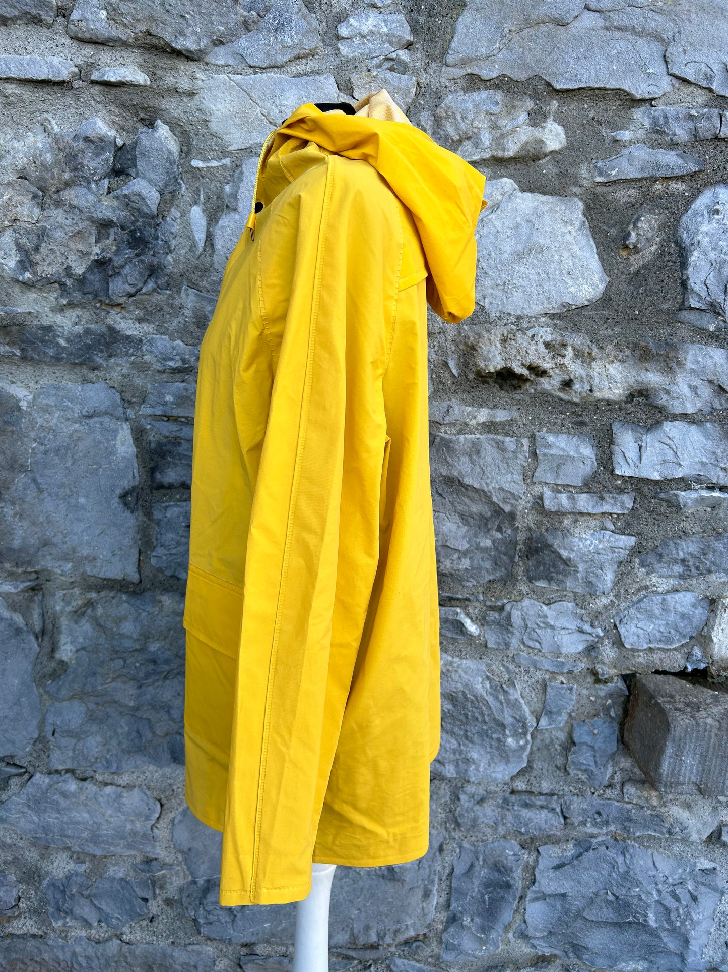 Yellow raincoat uk 12